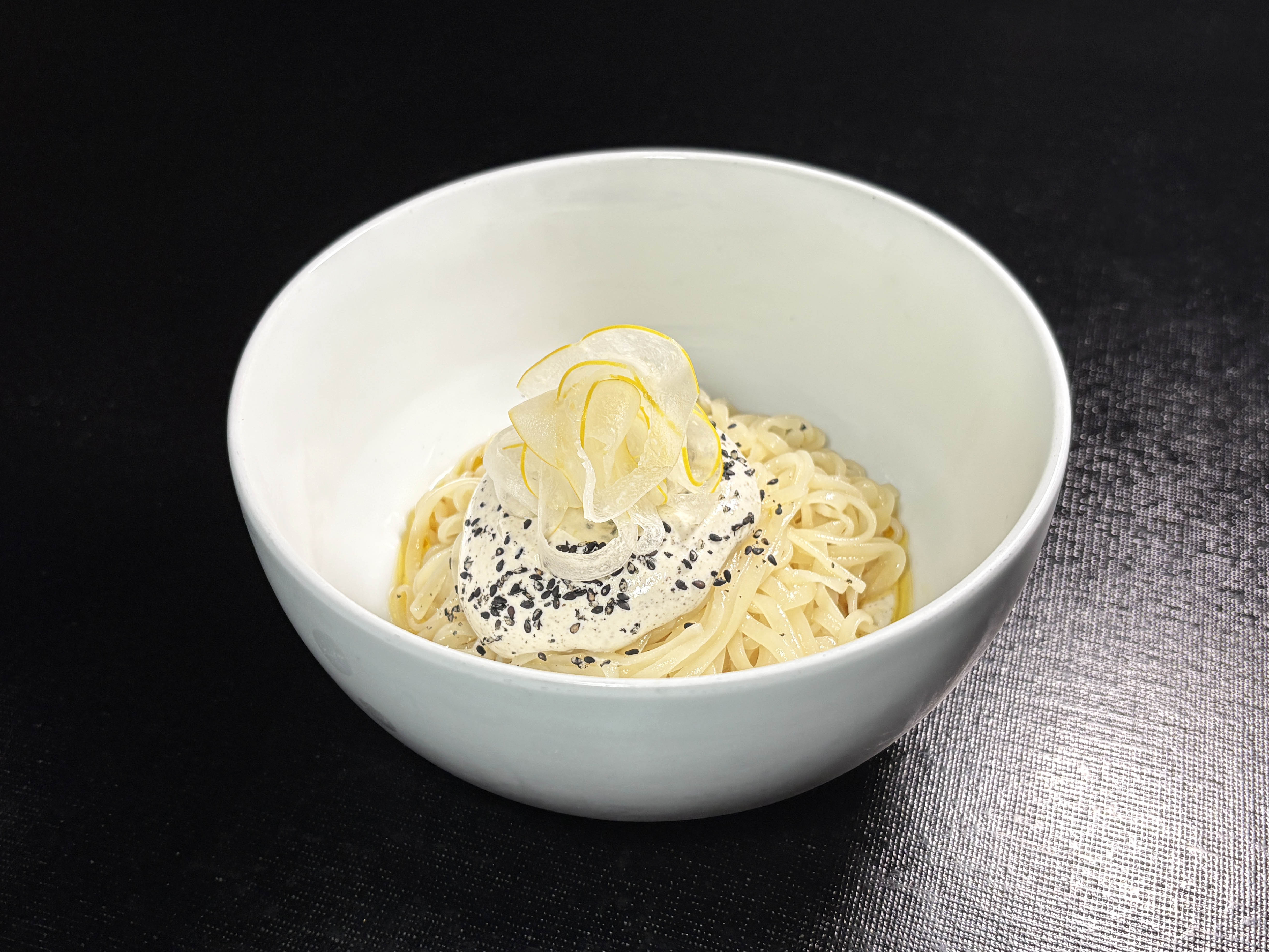 콩비빔 칼국수 (여름한정)