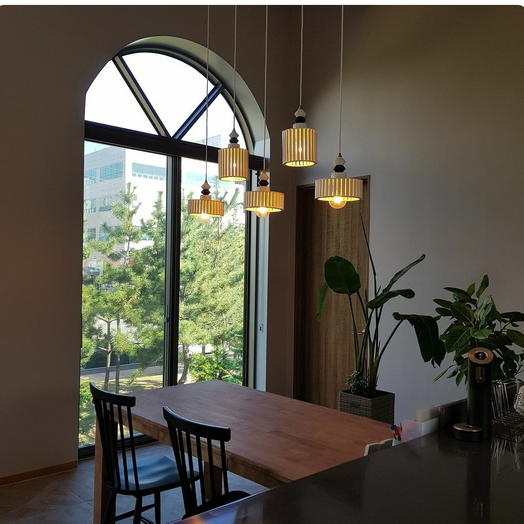 엔제이라이팅 을지로 조명 전시장 대표 이미지