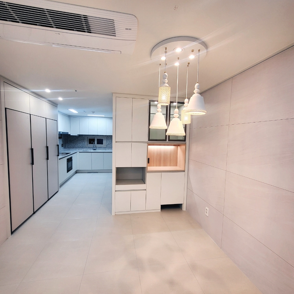 엔제이라이팅 을지로 조명 전시장 대표 이미지