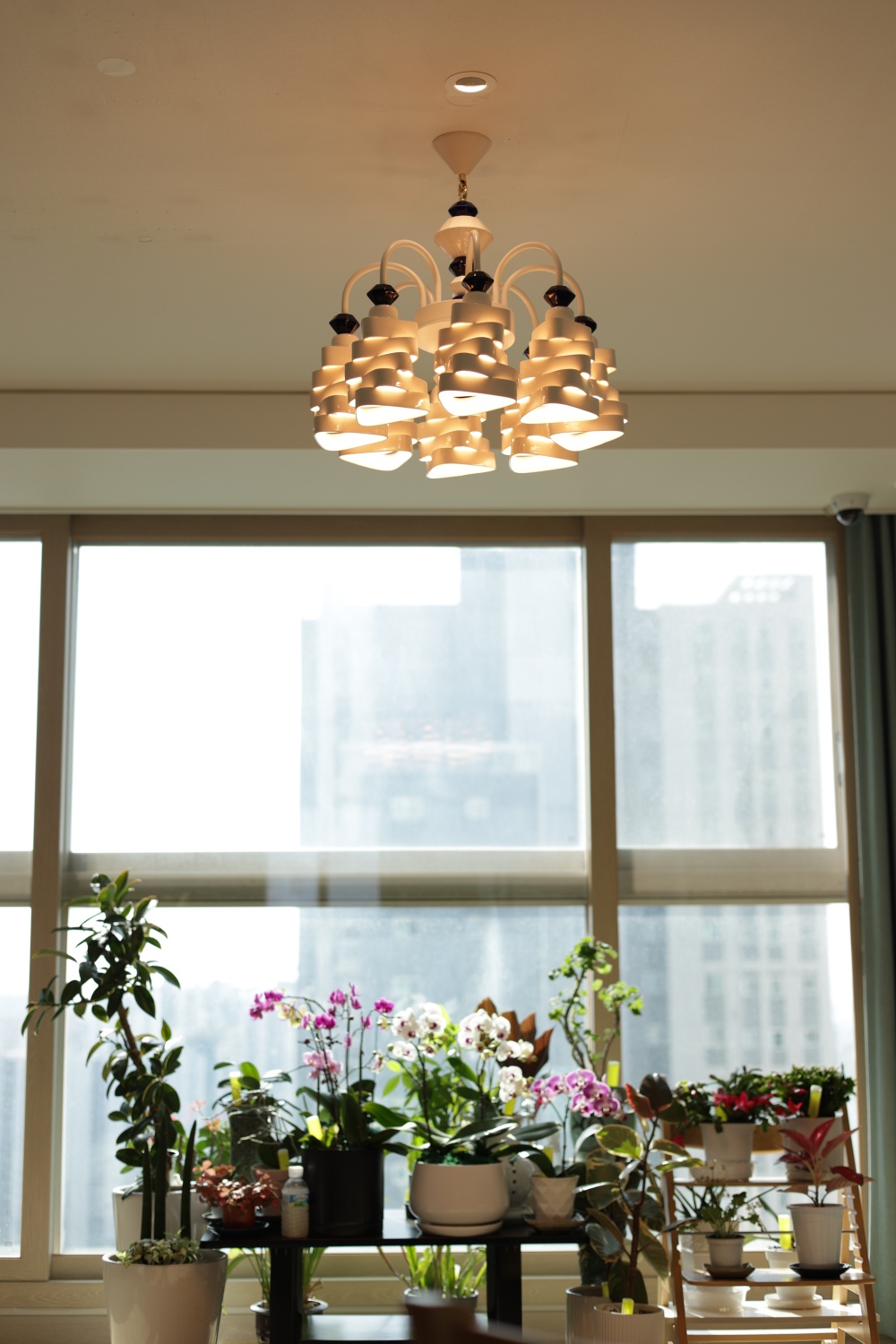 엔제이라이팅 을지로 조명 전시장 대표 이미지