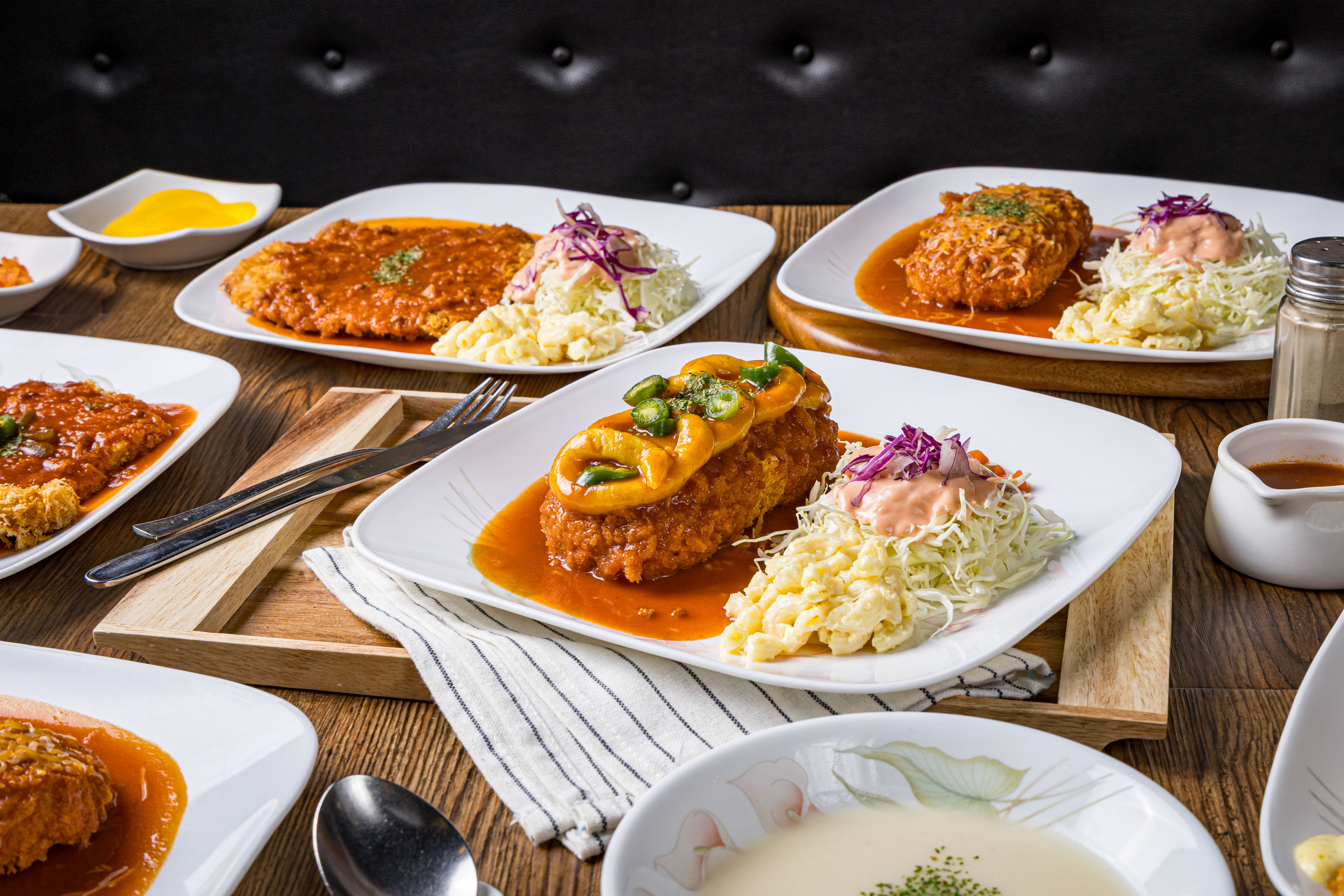 경양식 달과6펜스 본점