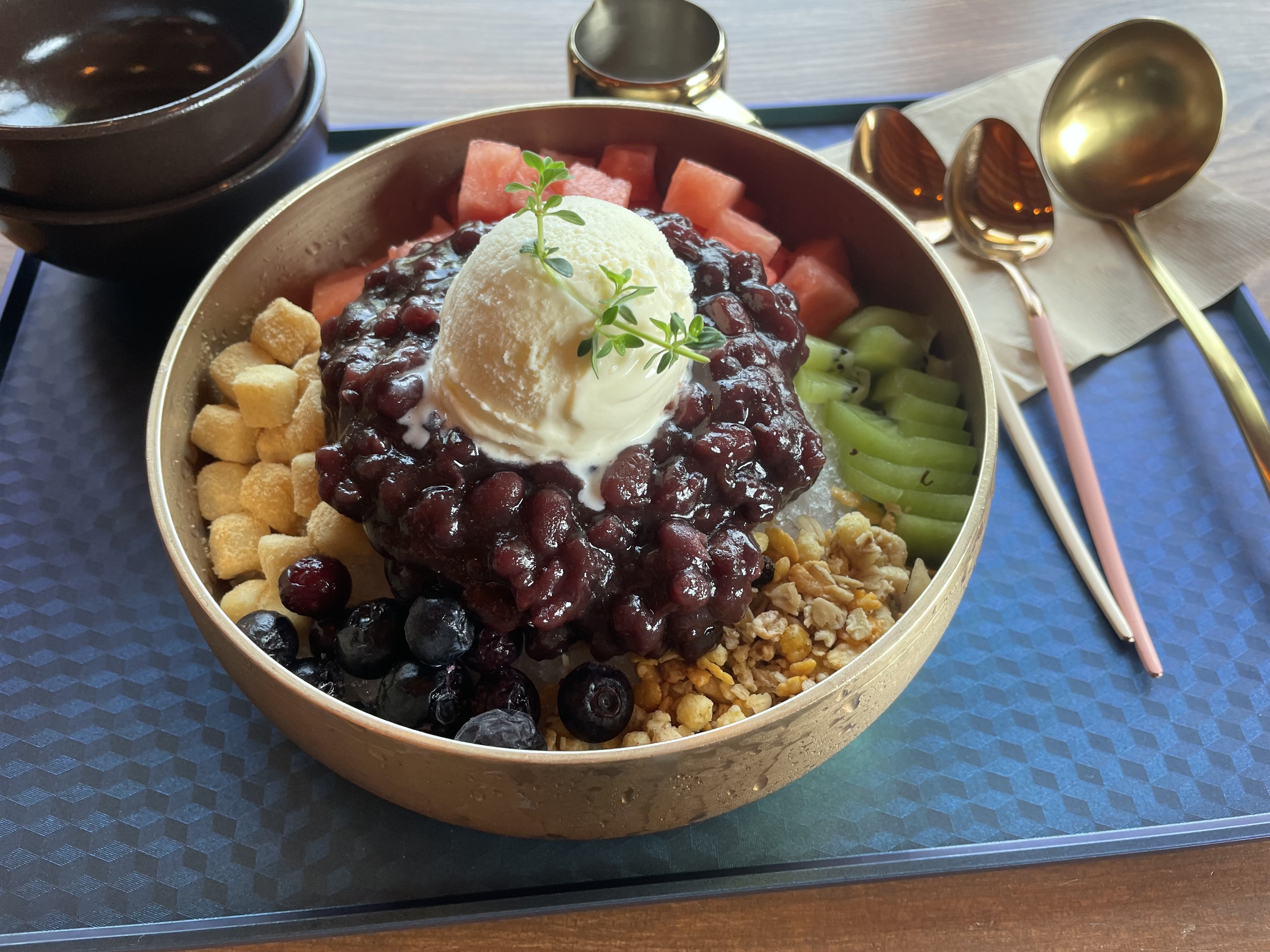 더 휴 4