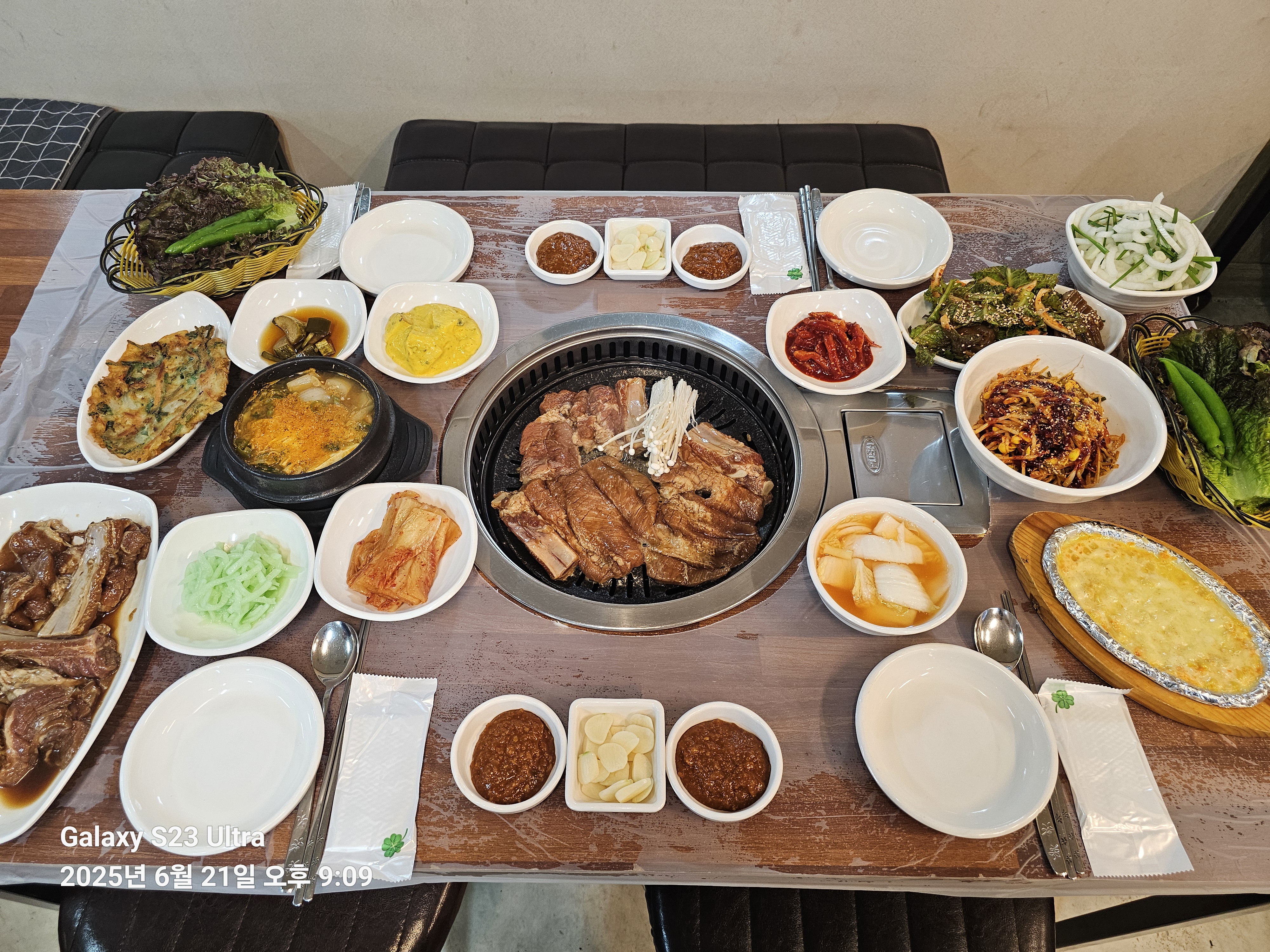 장서방 대표 이미지 - 양념갈비와 삼겹살