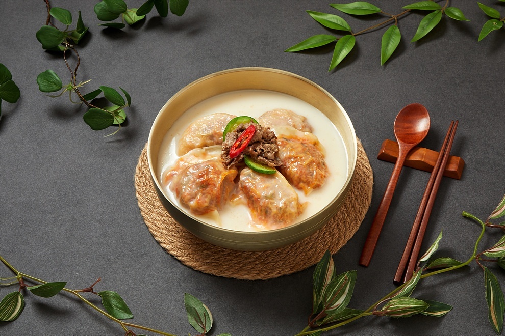 김치만두국