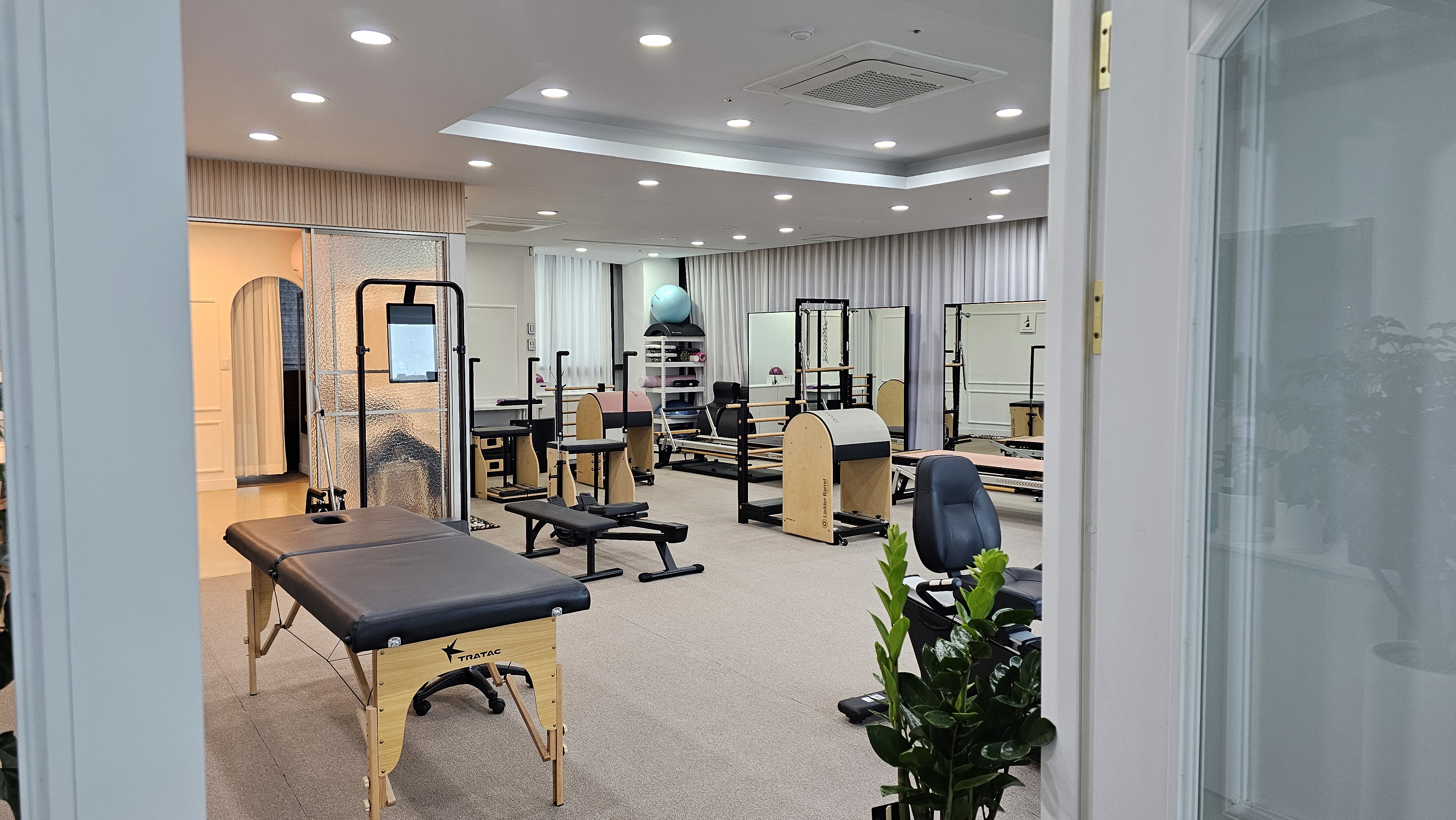 소마필라테스 실내 전경