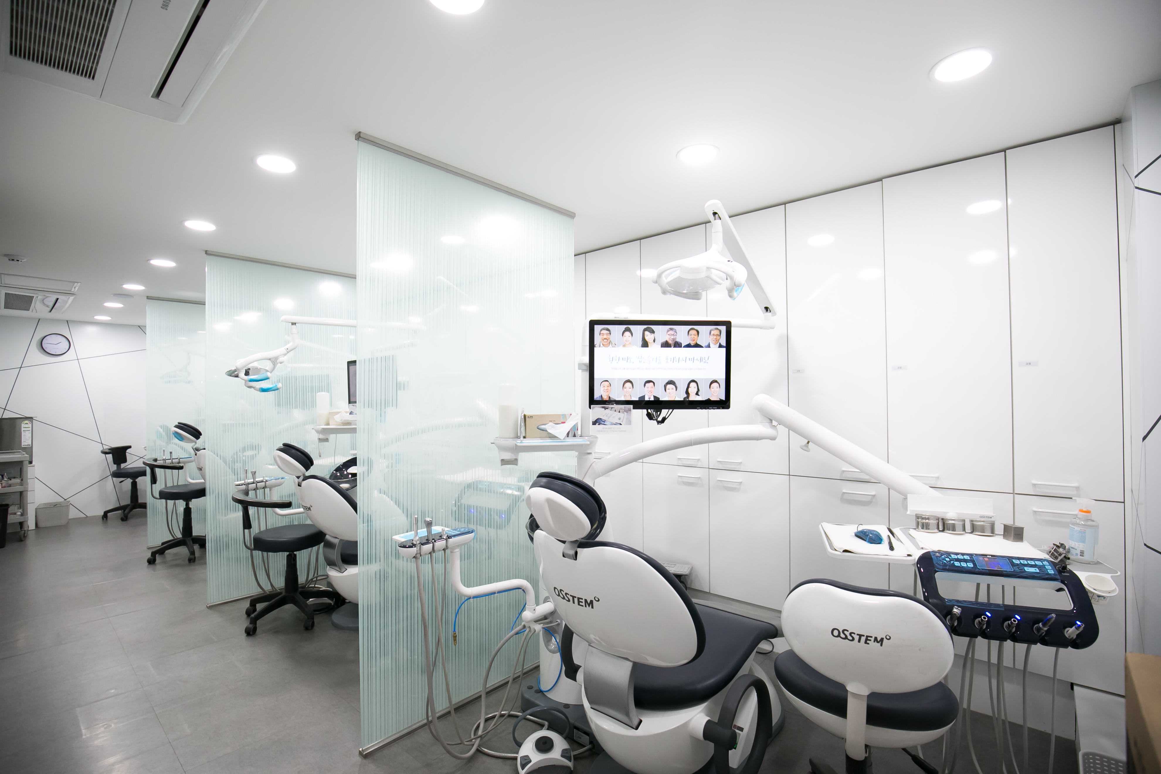 더와이즈치과병원 대표 이미지