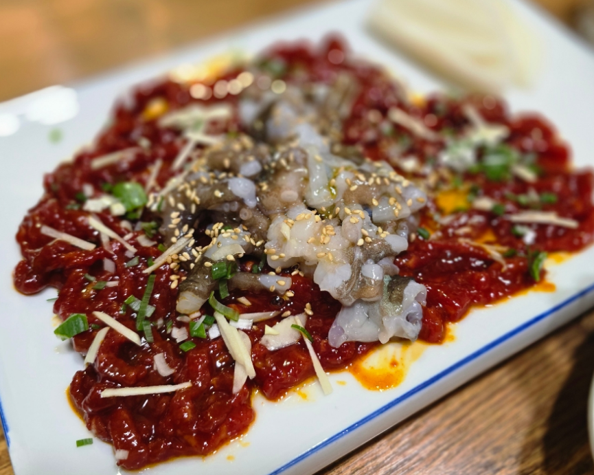 육낙 (육회 + 산낙지)