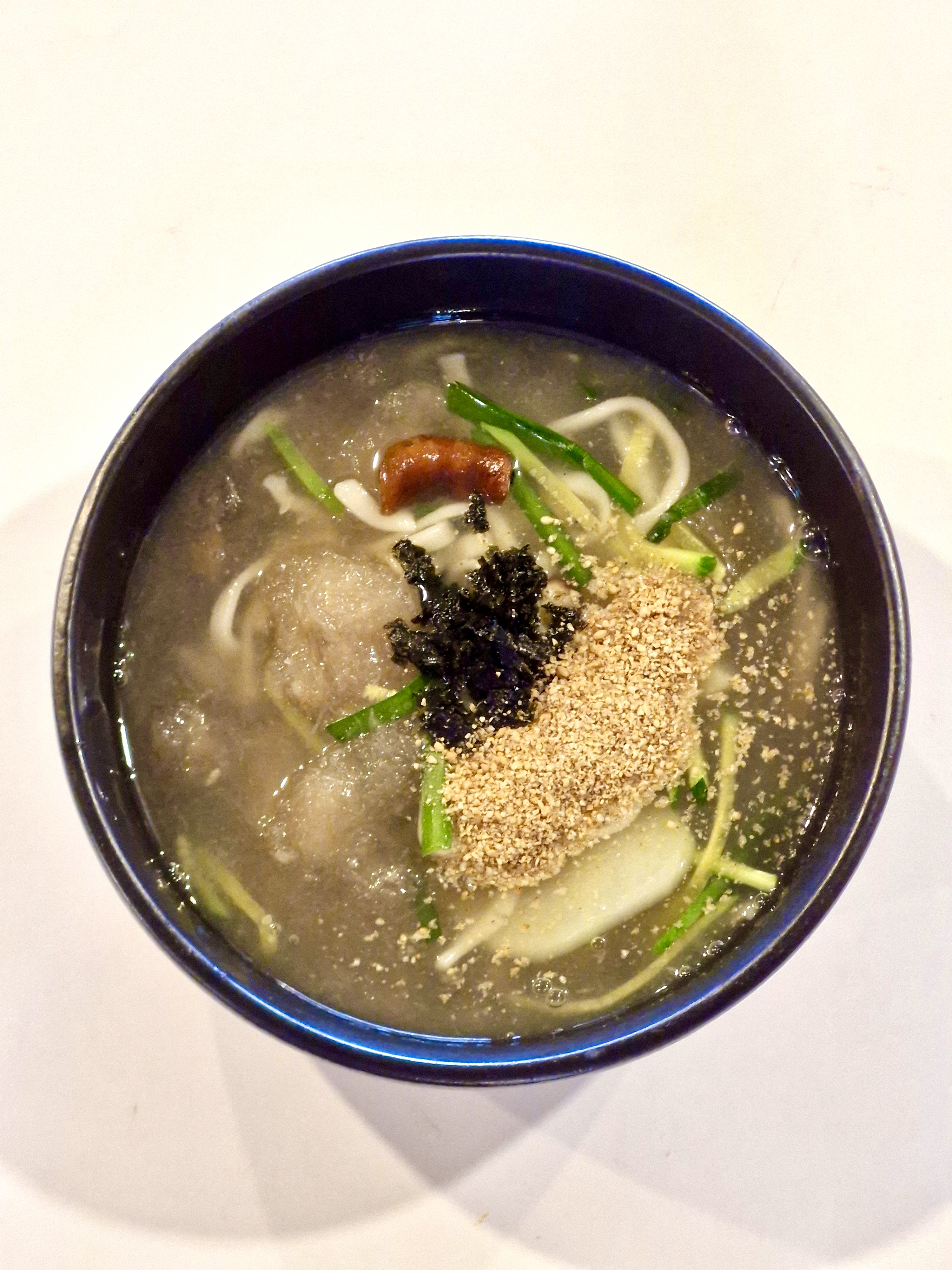 만나능이감자옹심이