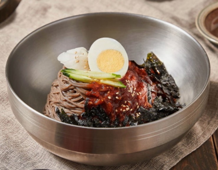비빔 메밀 막국수 + 닭 구이(소)