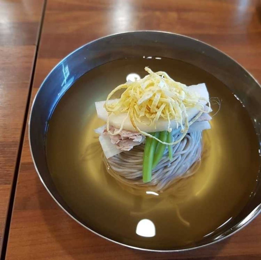 도토리 물 막국수