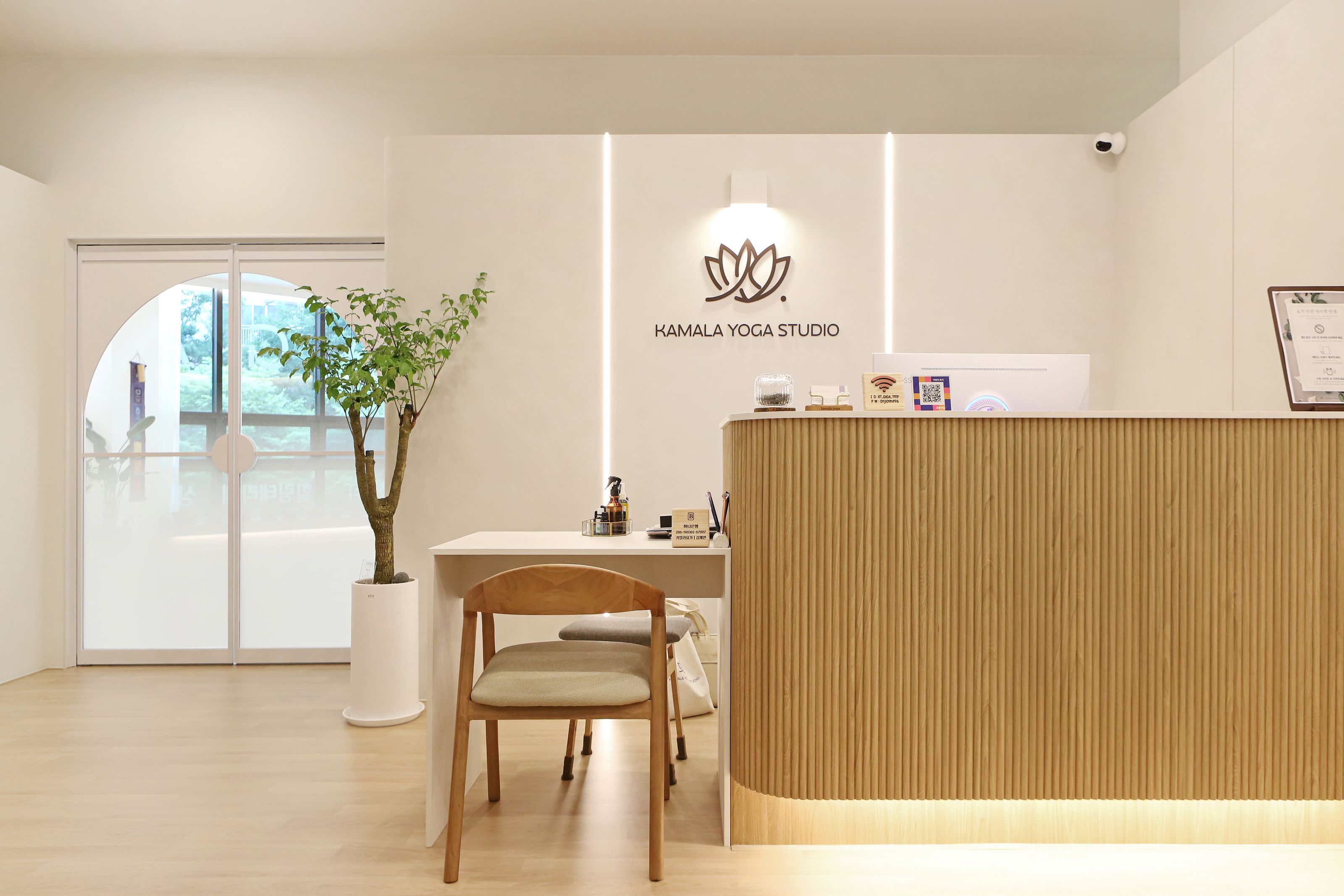 카말라 요가 대표 이미지