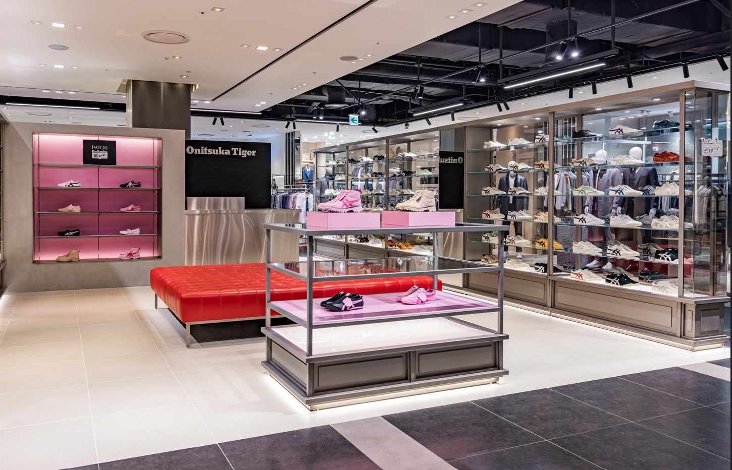 오니츠카타이거 신세계백화점 본점 대표 이미지