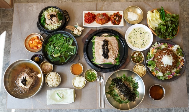 삼남매능이보쌈