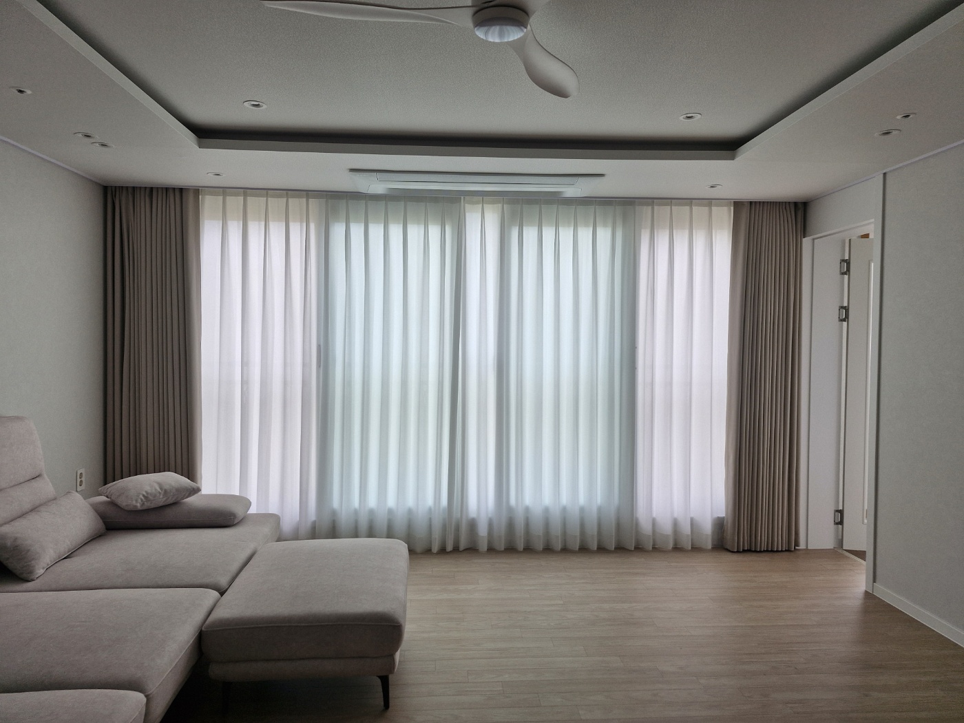 커튼블라인드 인연 대표 이미지