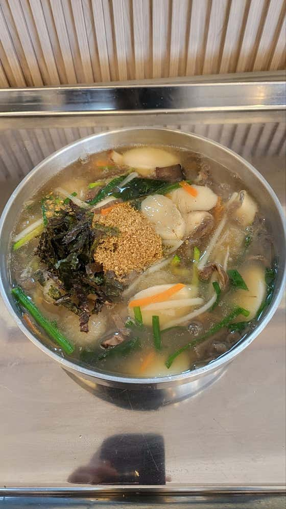 능이메밀칼국수생감자옹심이