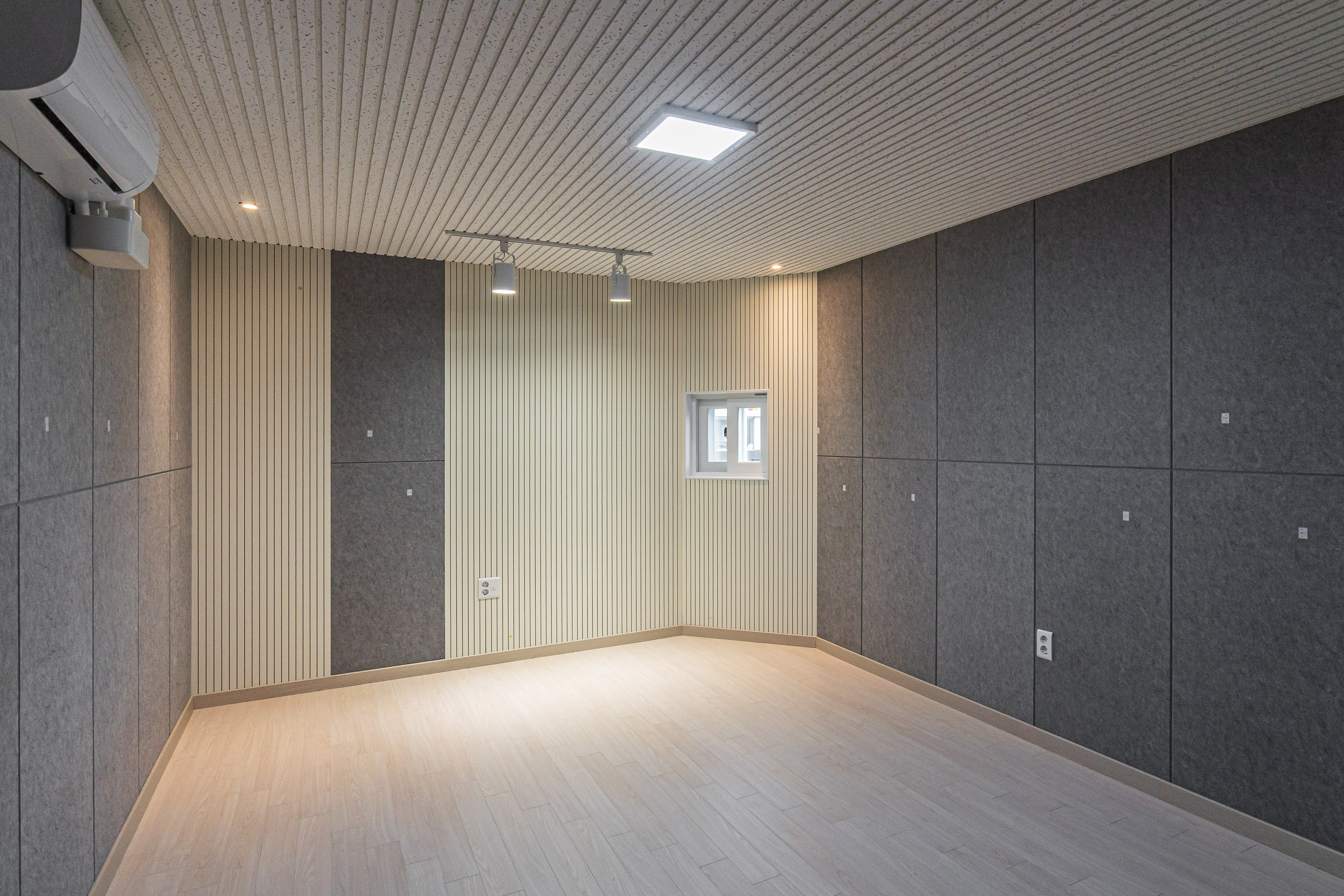 2번째 스튜디오 사진