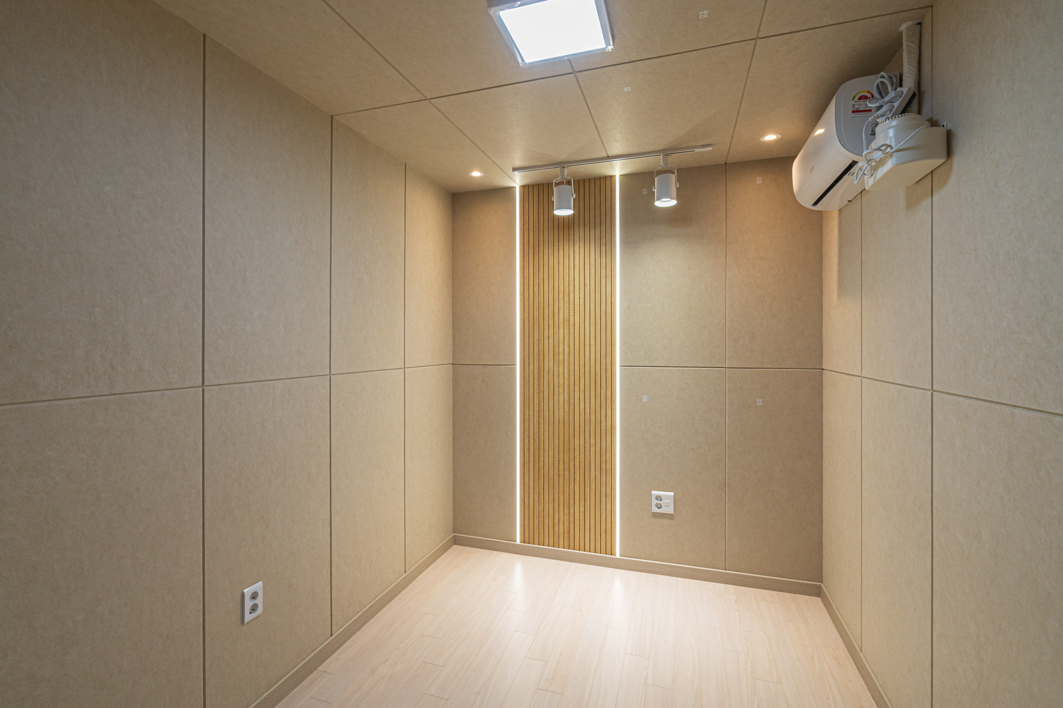 1번째 스튜디오 사진