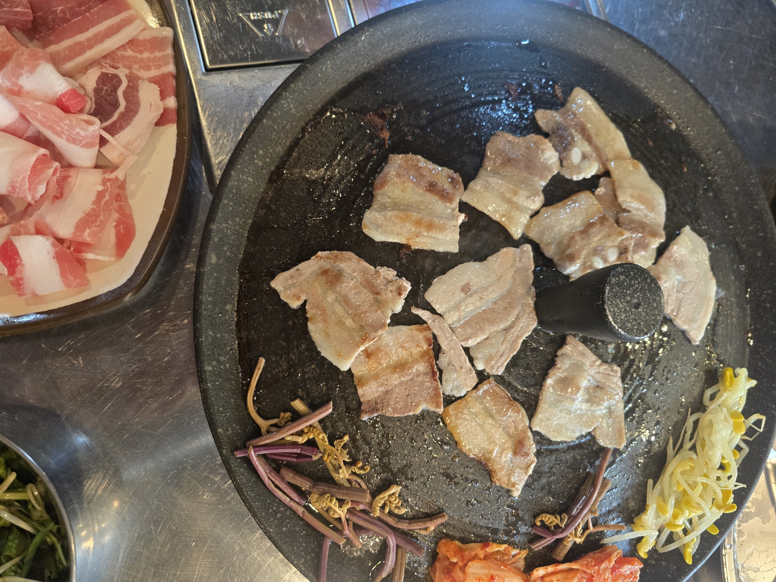 옛날솥뚜껑삼겹살