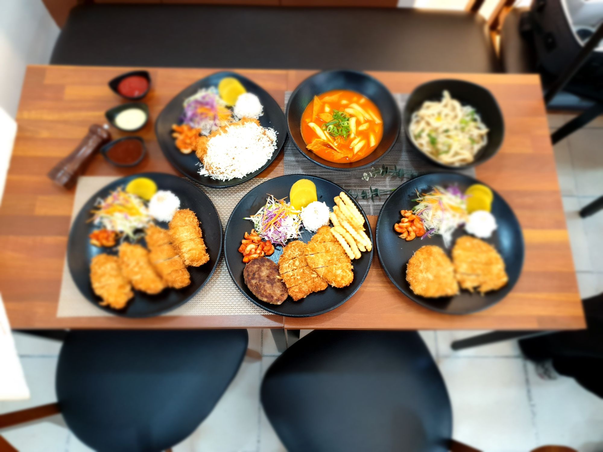 퓨처생돈까스전문점