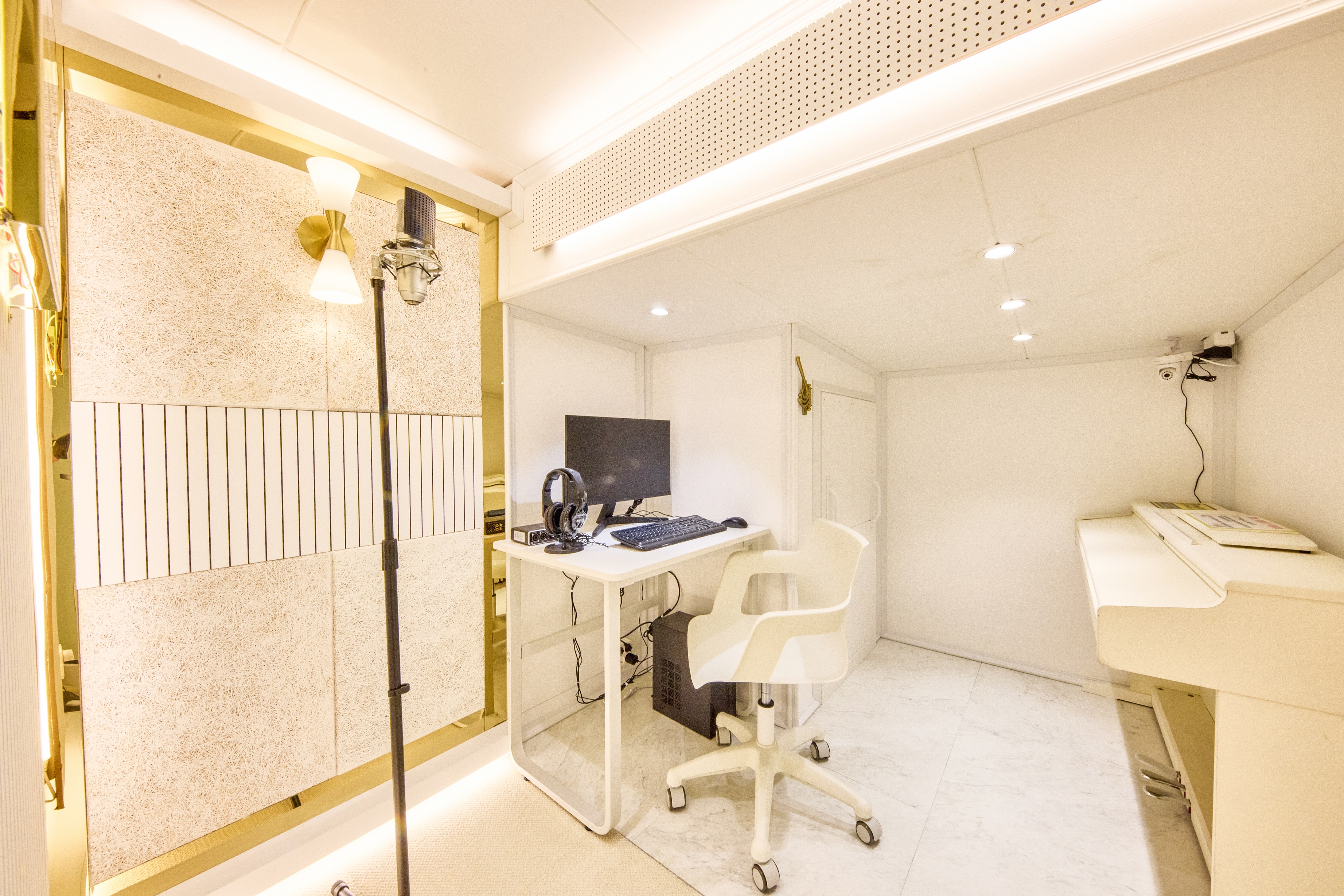 1번째 스튜디오 사진