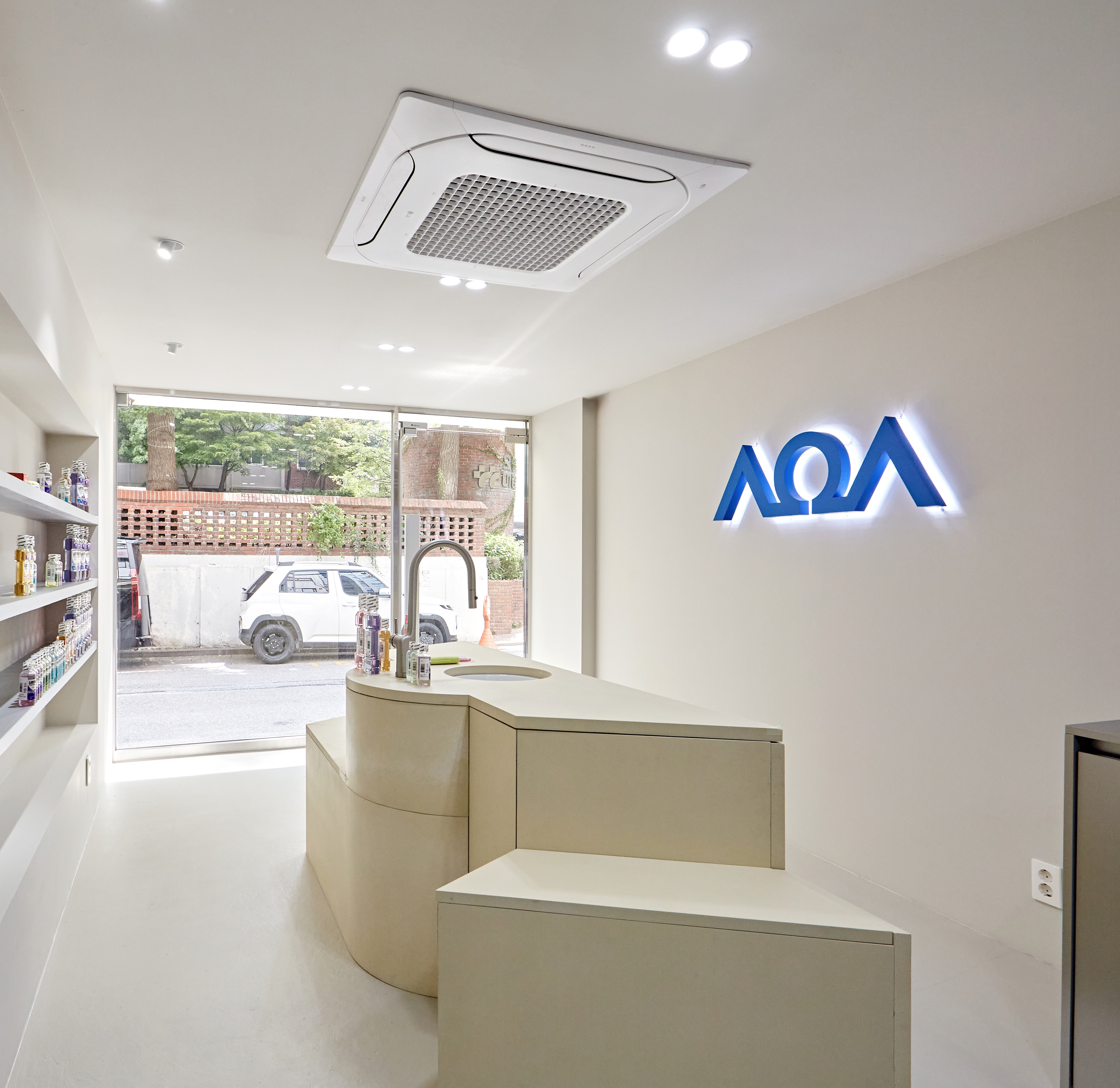 서울손구강케어 매장 내부