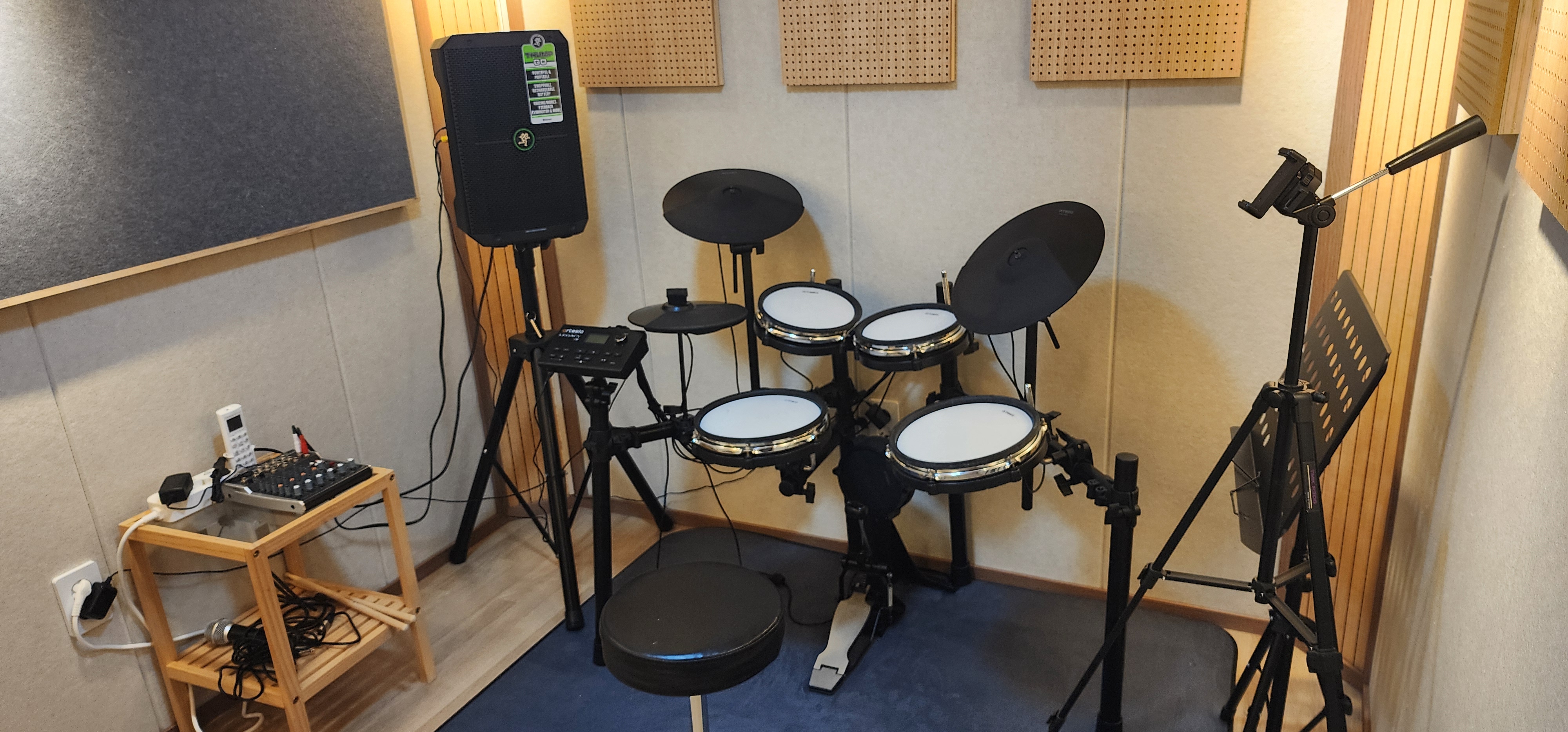 2번째 스튜디오 사진