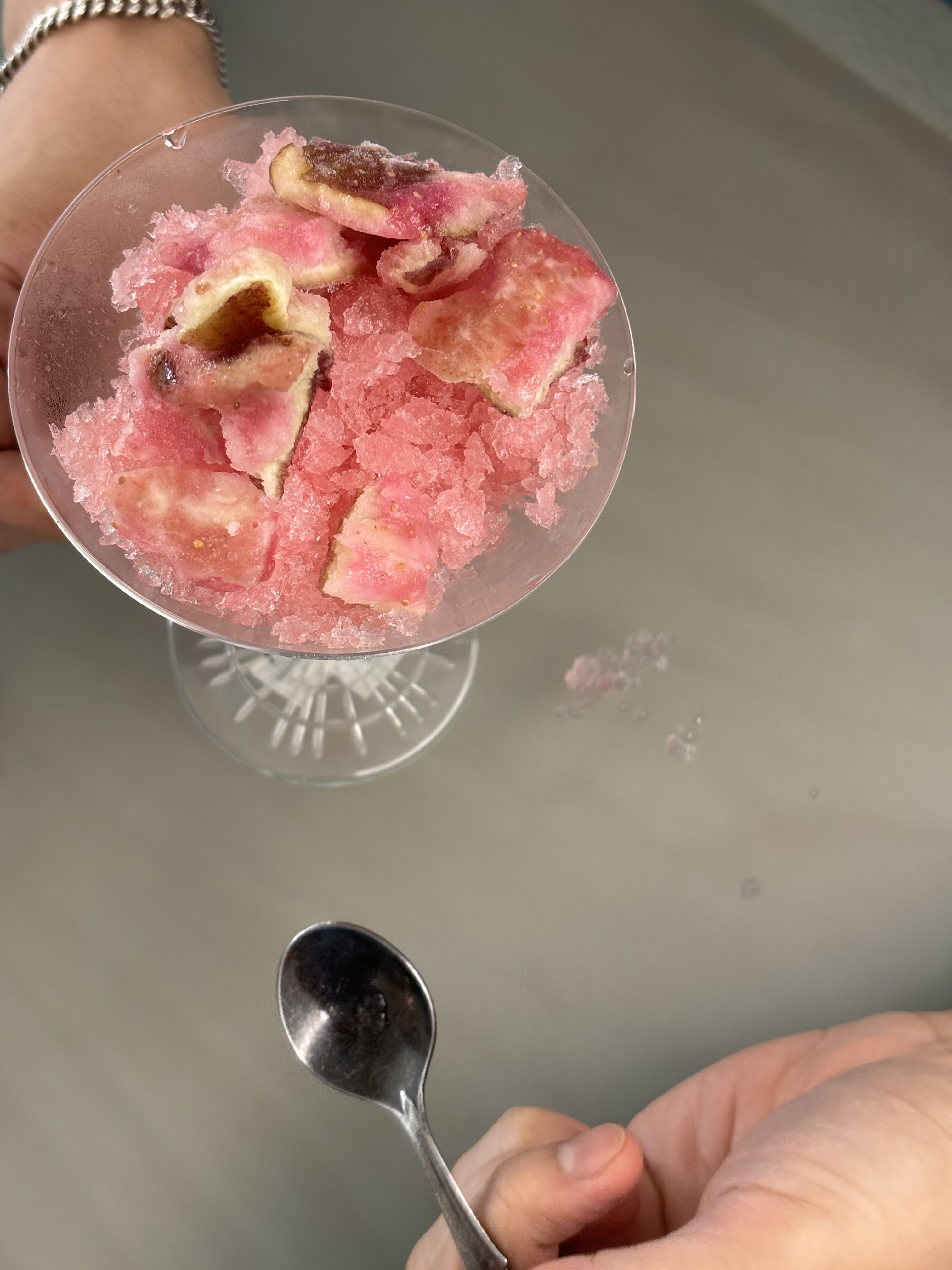 사라브 내부 및 디저트 사진
