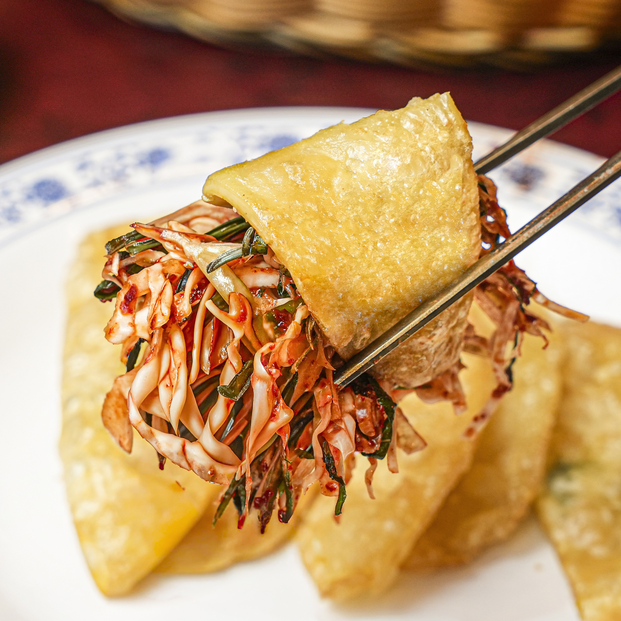 비빔만두 [ 고기에 싸먹으면? ]