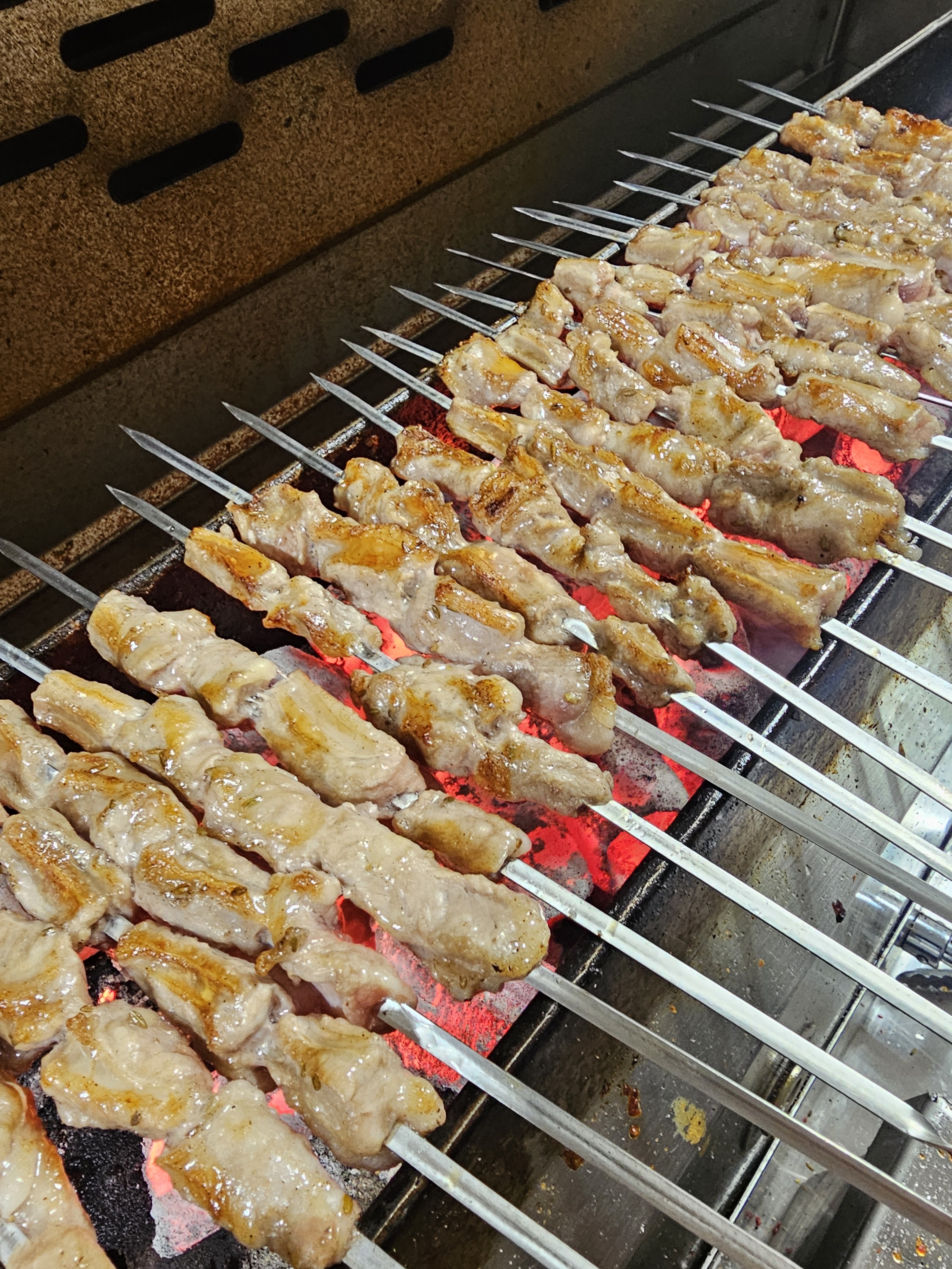 낮과밤 양꼬치 & 연변냉면