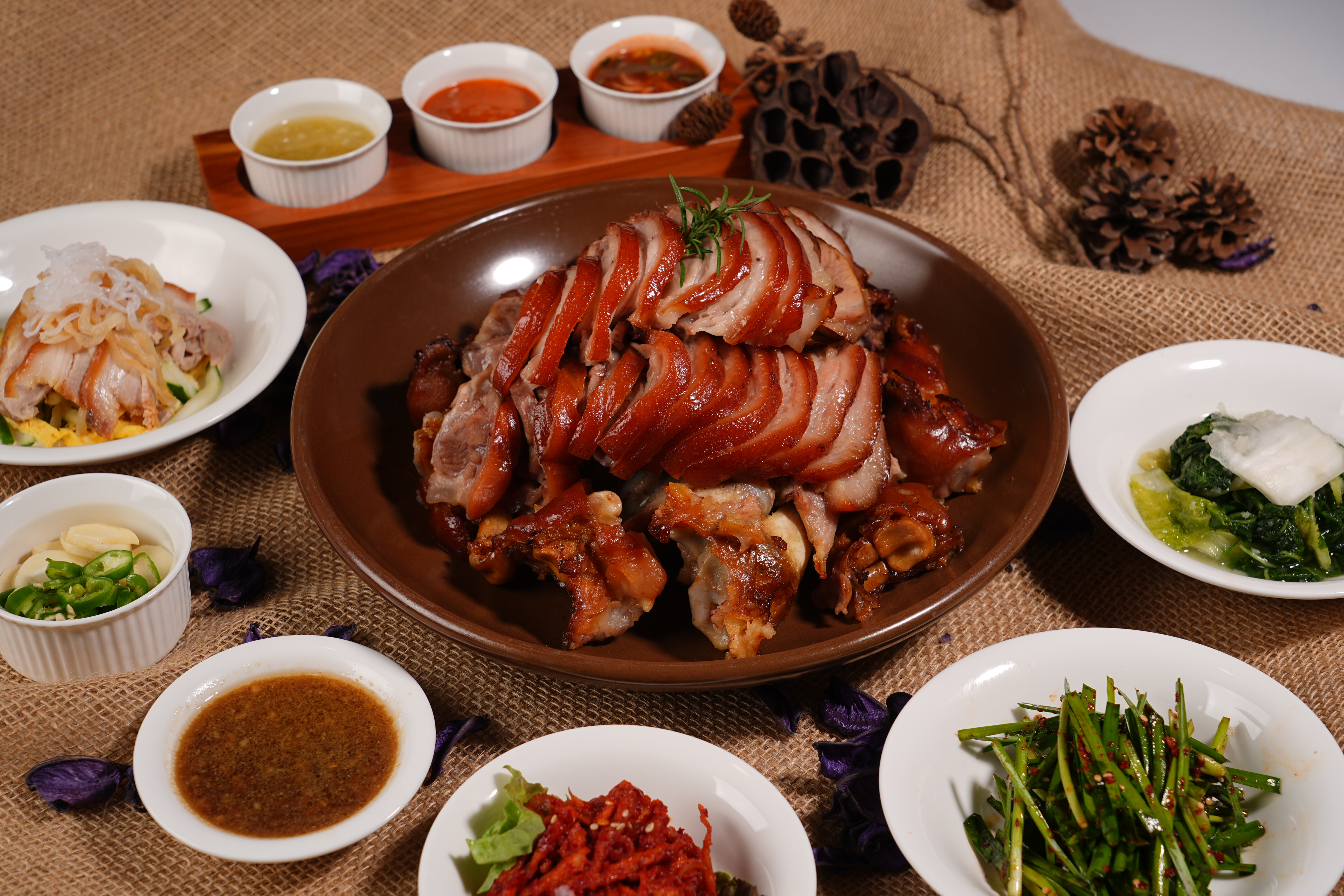 삼백족발 (only앞다리)
