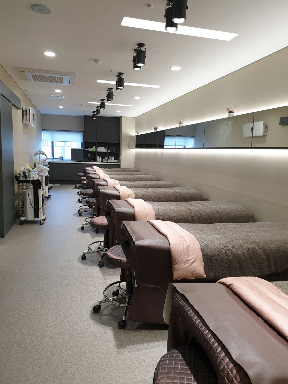 로제피부과의원 대표 이미지