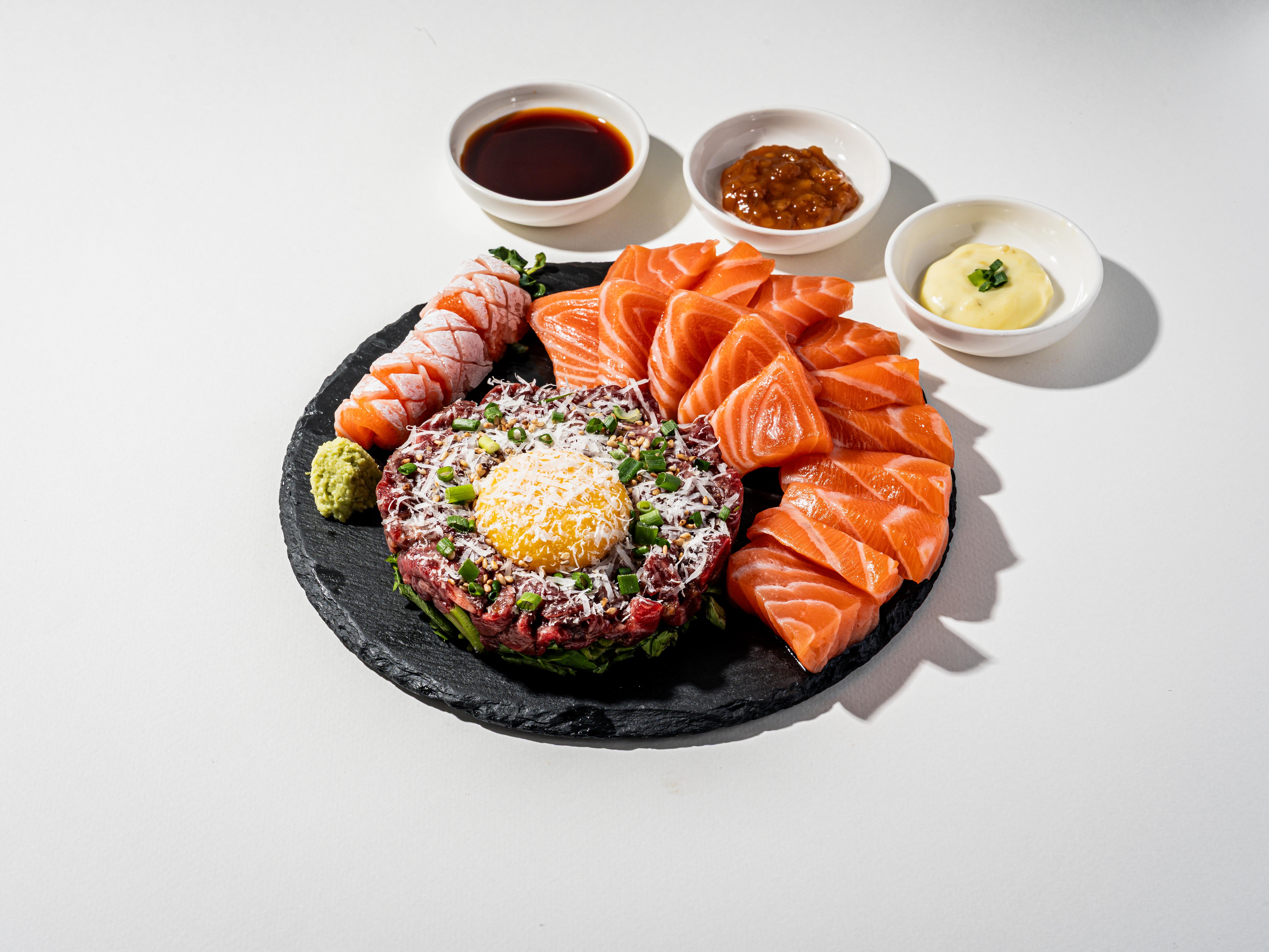 한우육회반 연어반