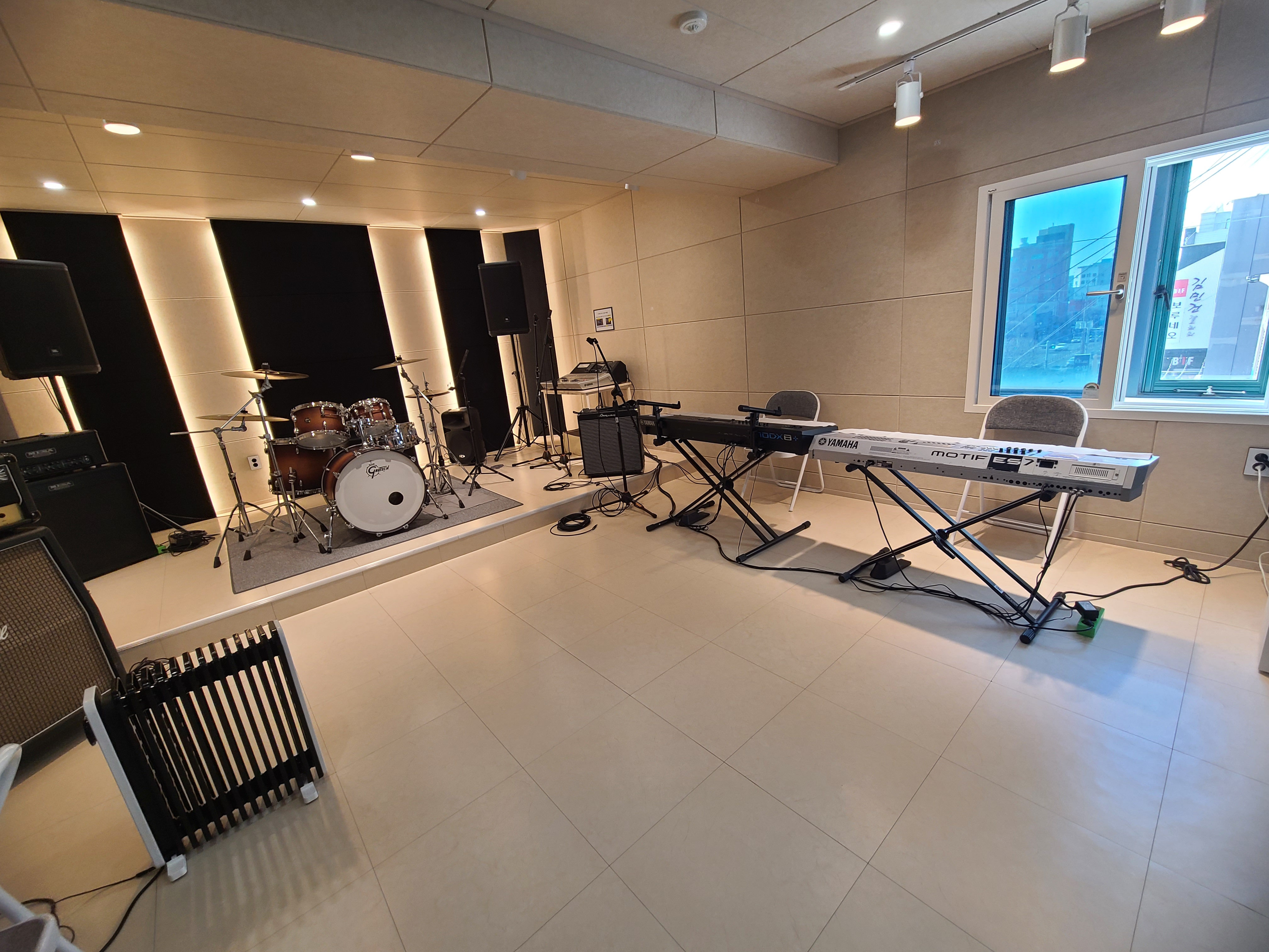 1번째 스튜디오 사진