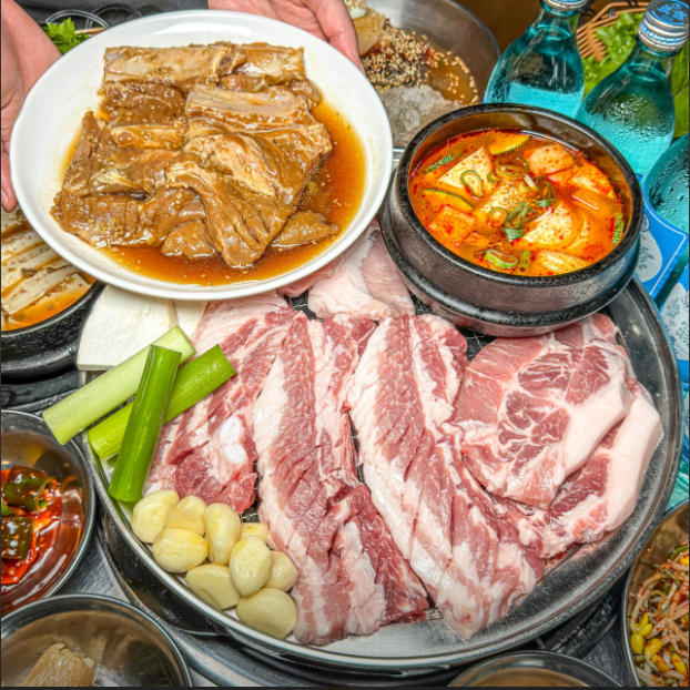 반지하 서울대입구역점