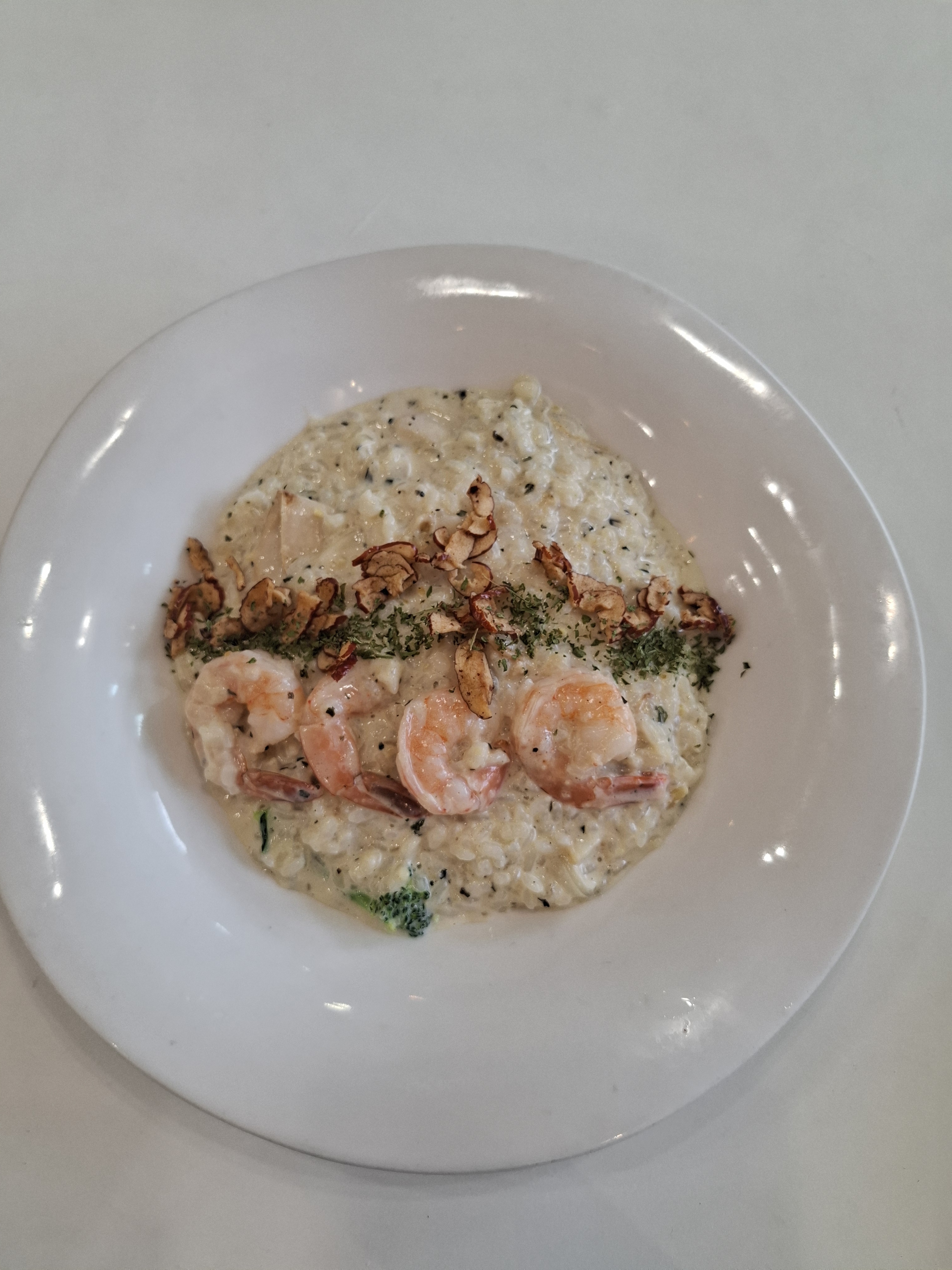 뜨라레레스토랑