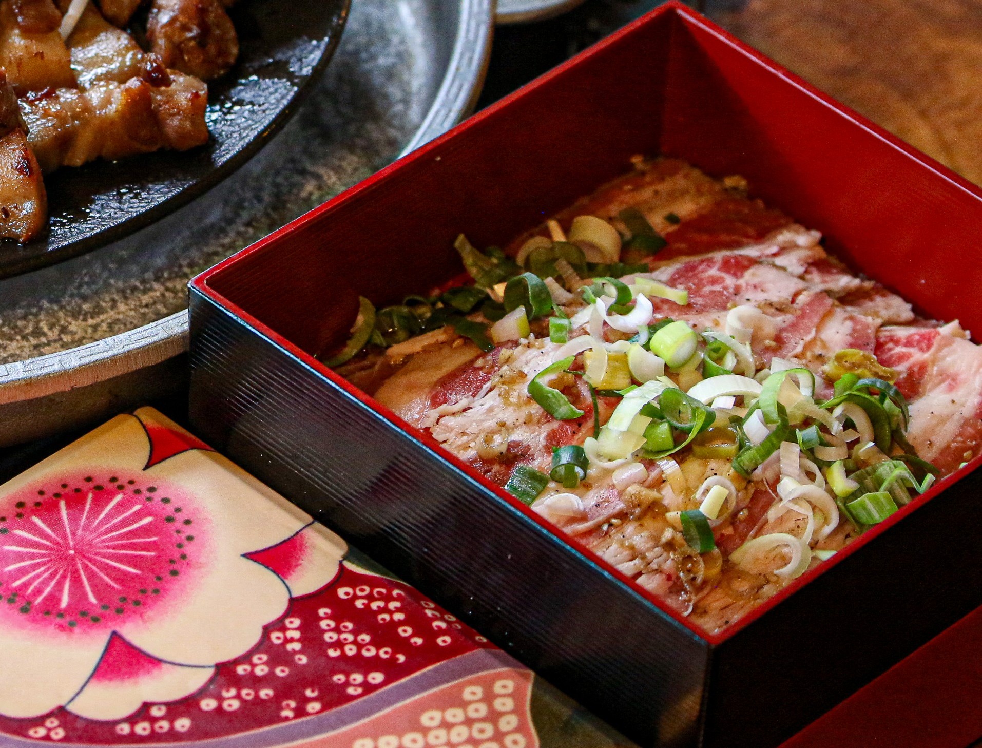 우삼겹갈비 100g