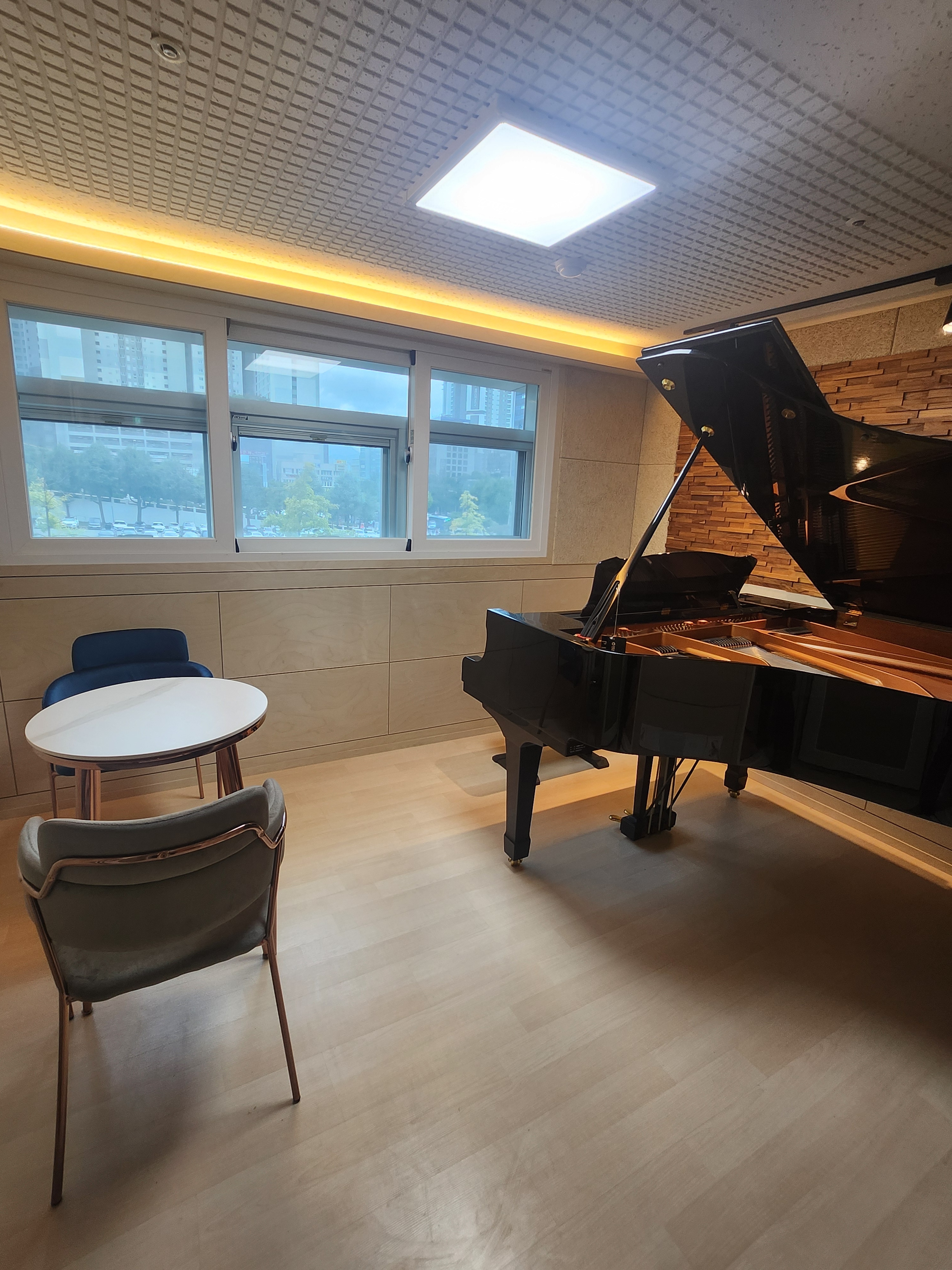 1번째 스튜디오 사진