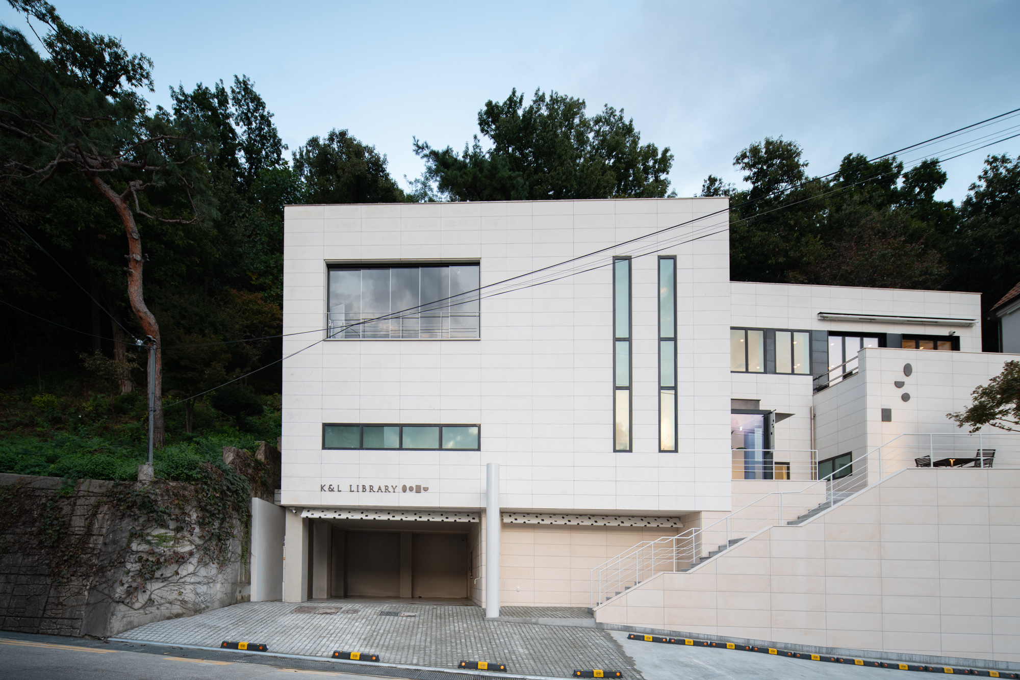 K&L LIBRARY