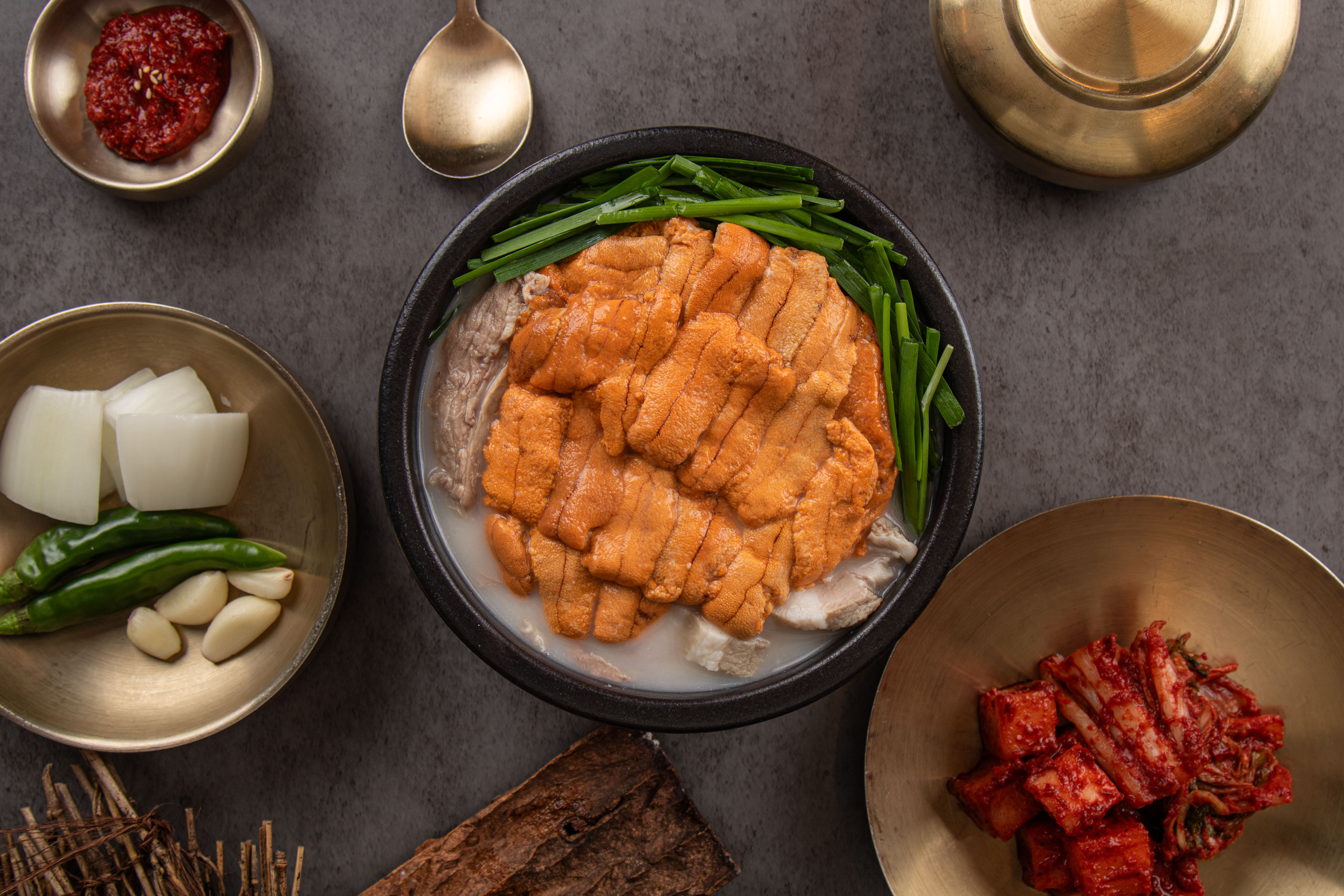 Pork soup with sea urchin roe