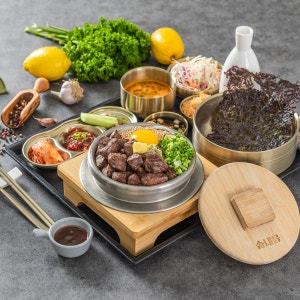 스테이크 솥밥(대표 메뉴)