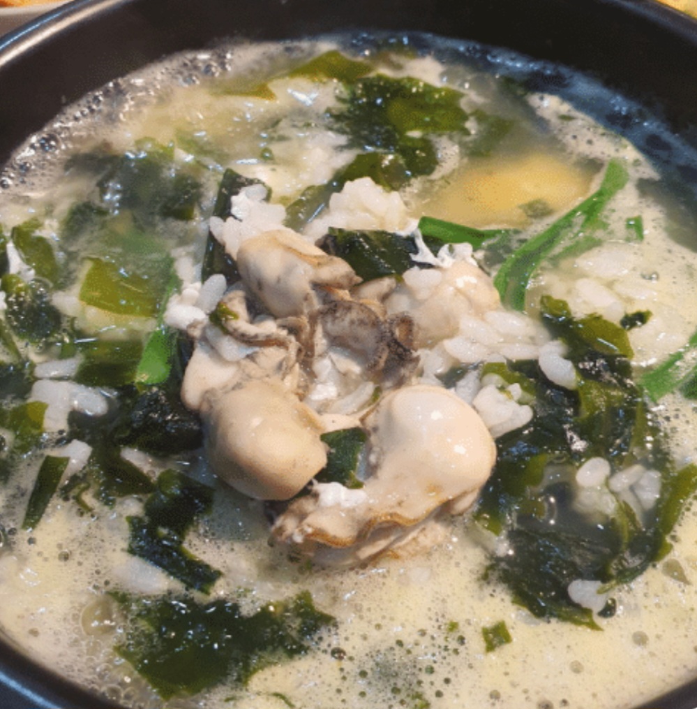 명품 굴국밥