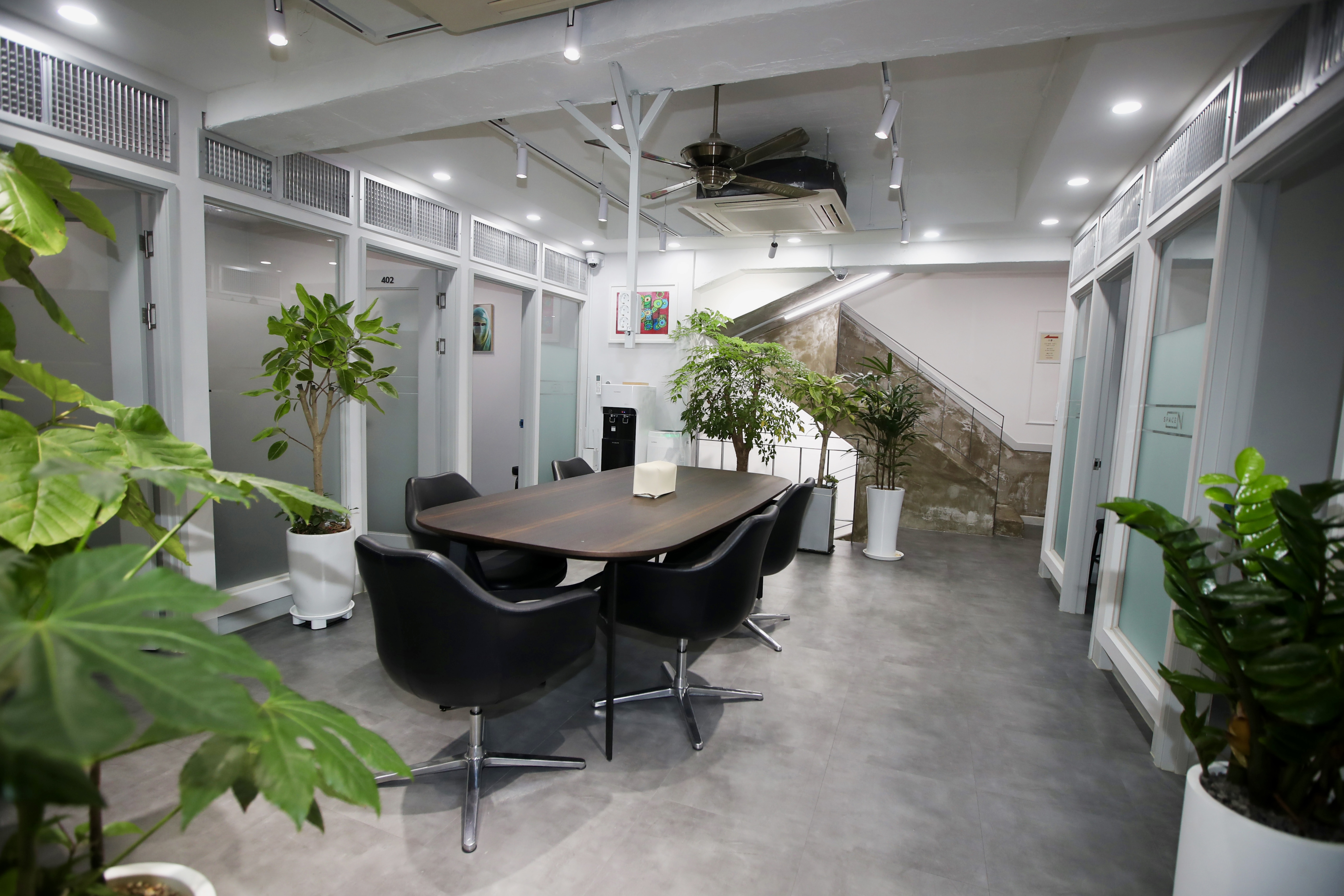 스페이스엔 내부 전경