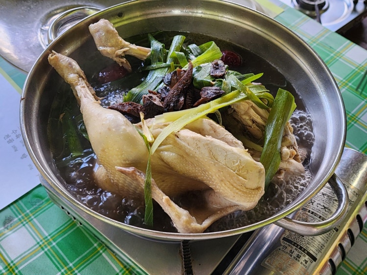능이토종닭백숙