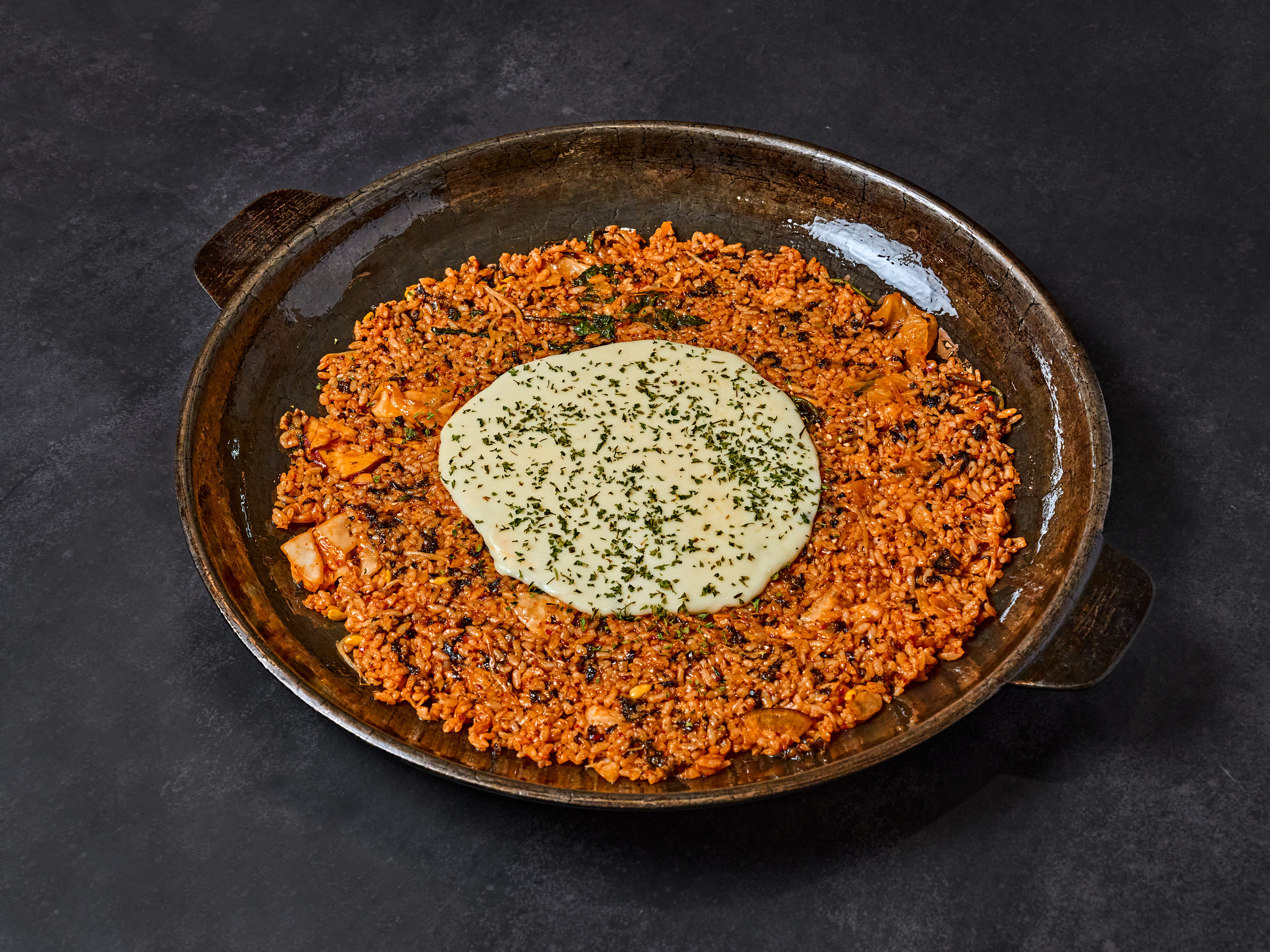 고소하게 즐기는 치즈볶음밥🧀