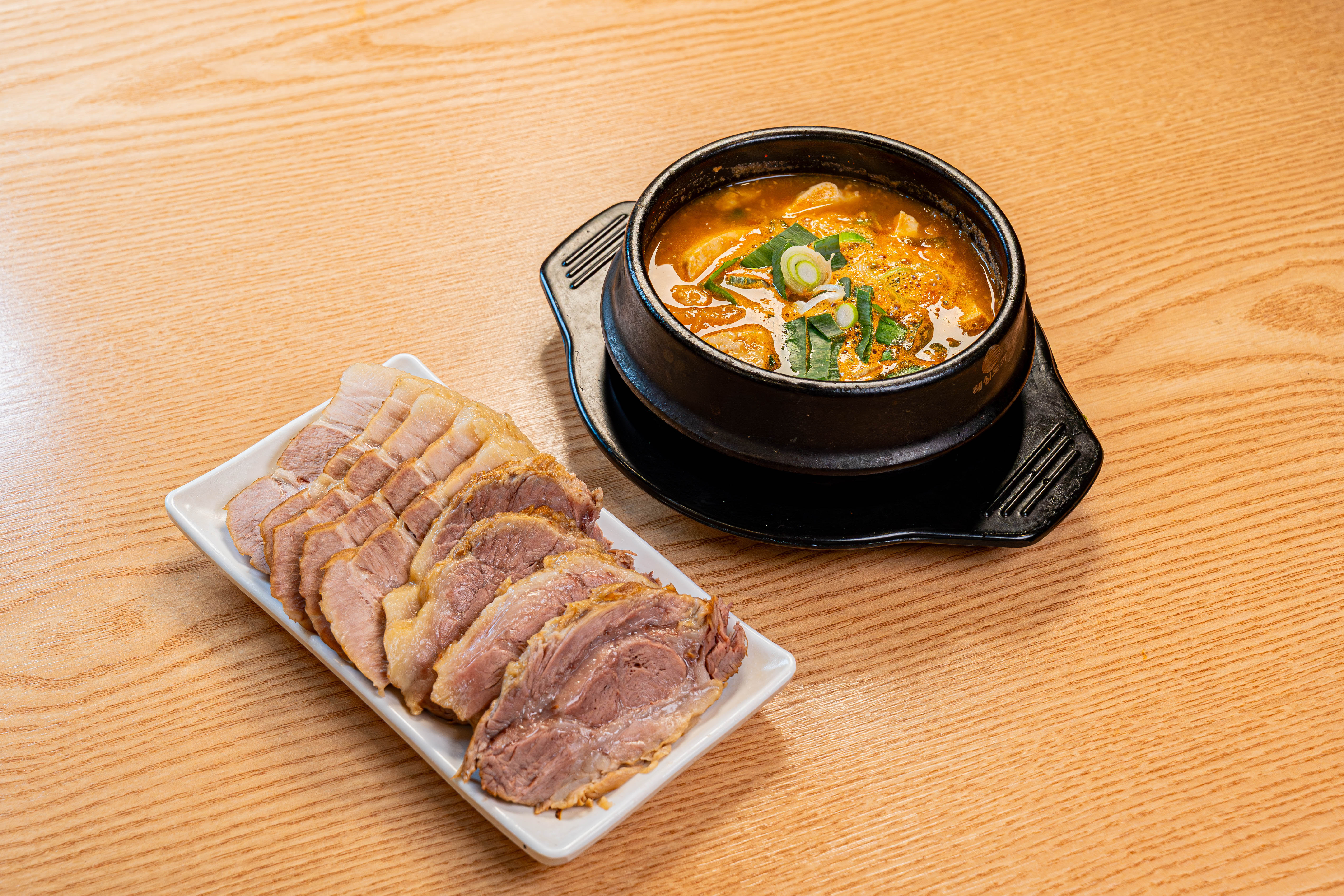 청국장 수육 정식 (평일메뉴)