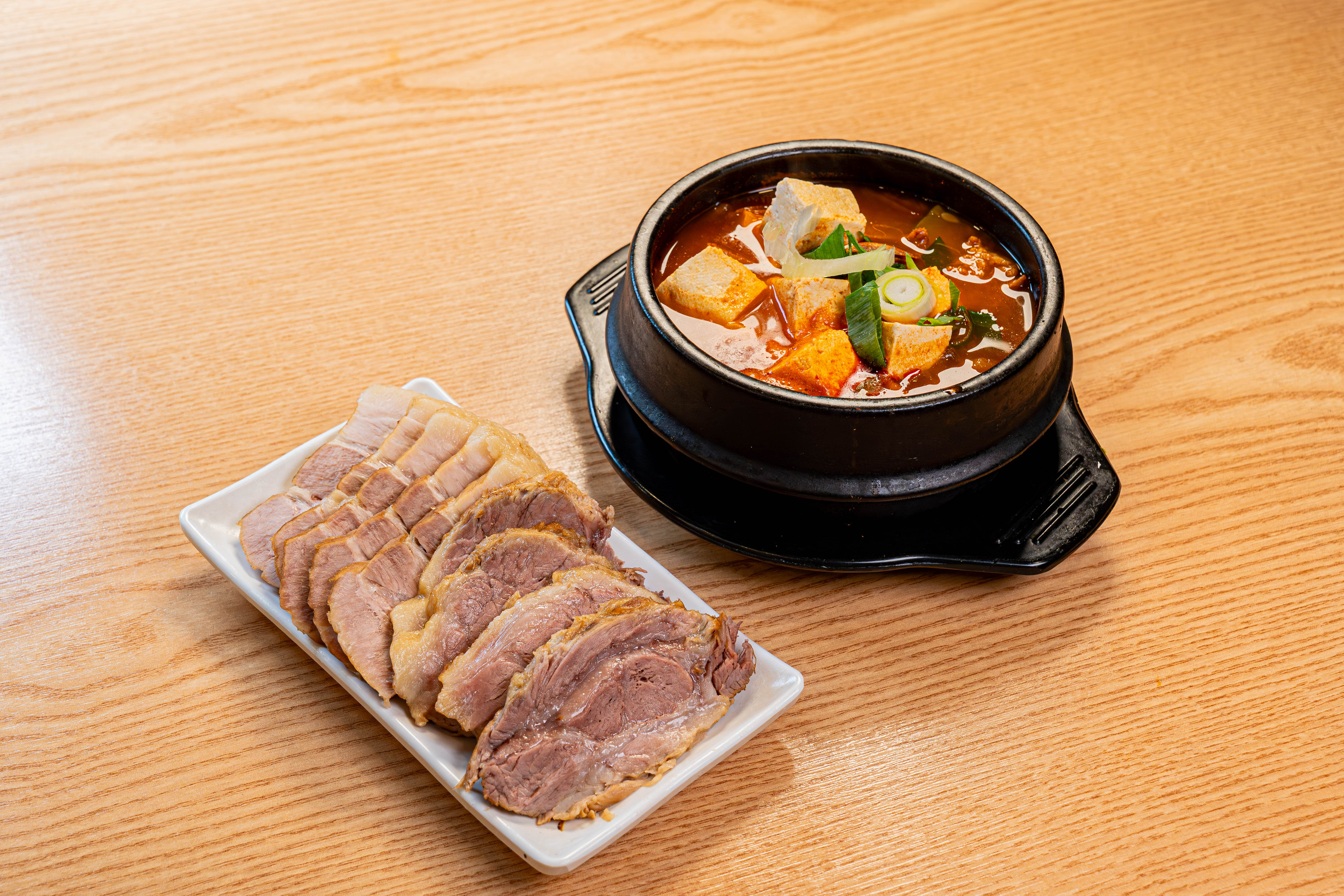 고추장찌개 수육 정식 (평일메뉴)