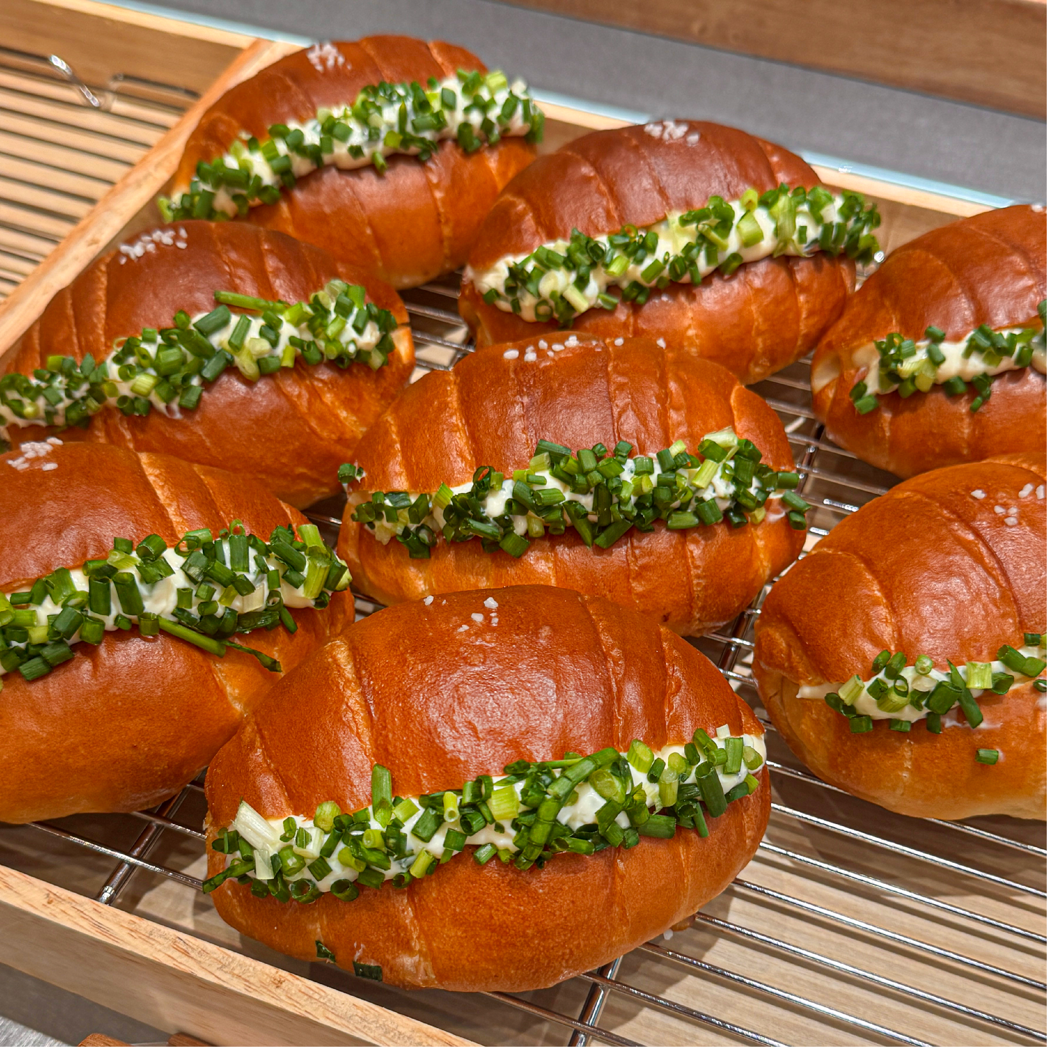 쪽파크림치즈 소금빵