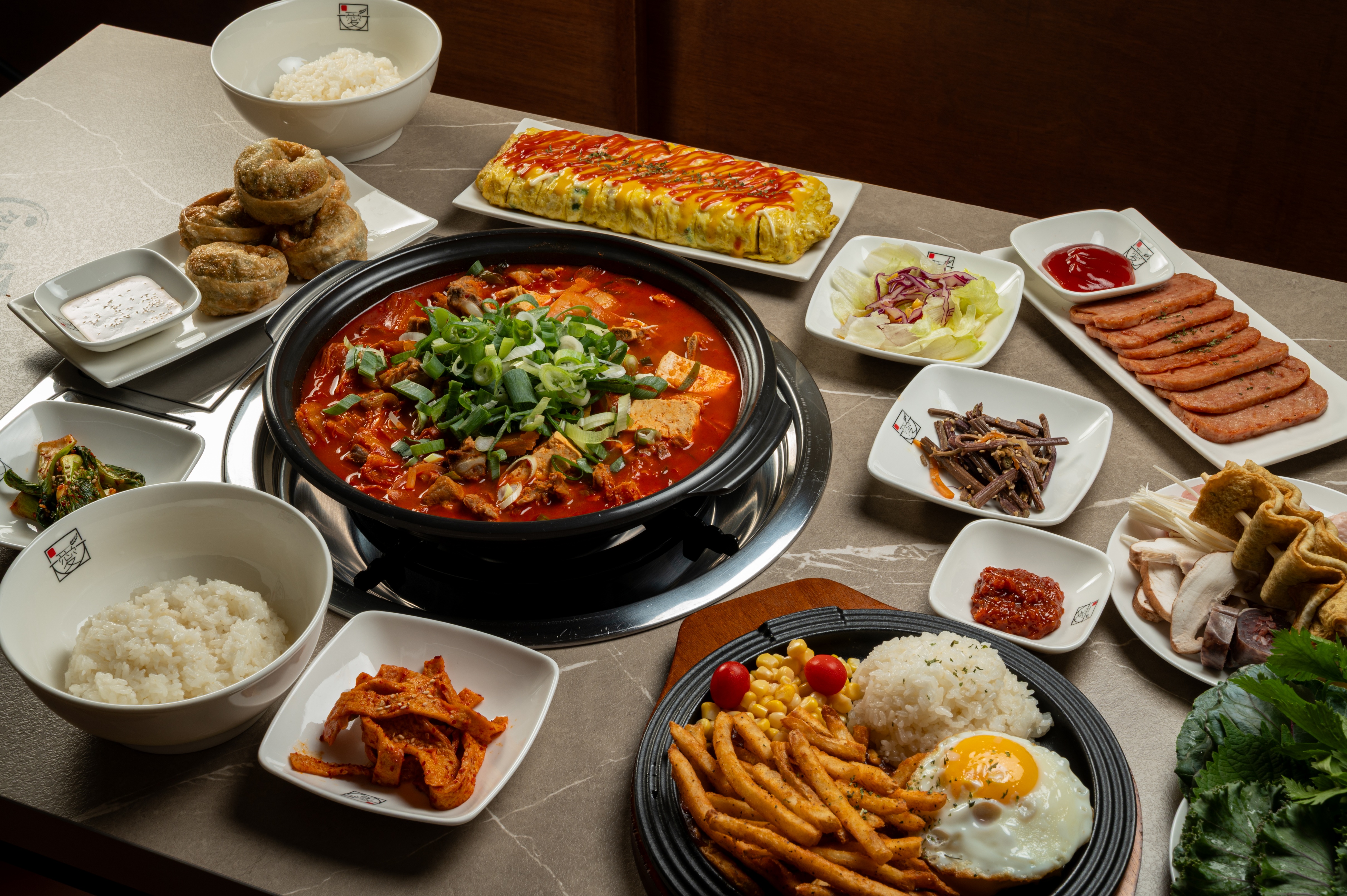 쌀밥애 찌개담다