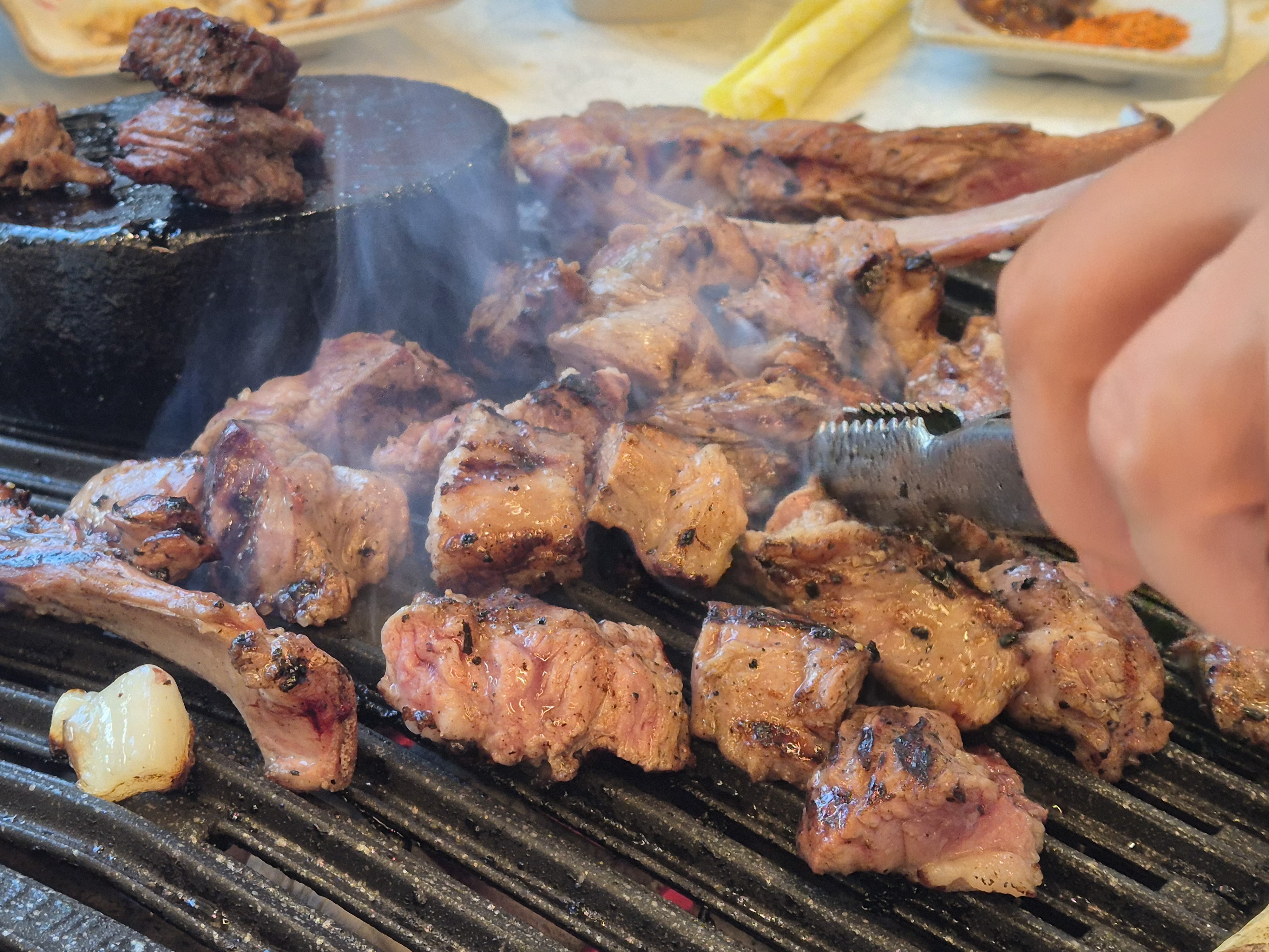 포만숯불꺼먹돼지앤양고기