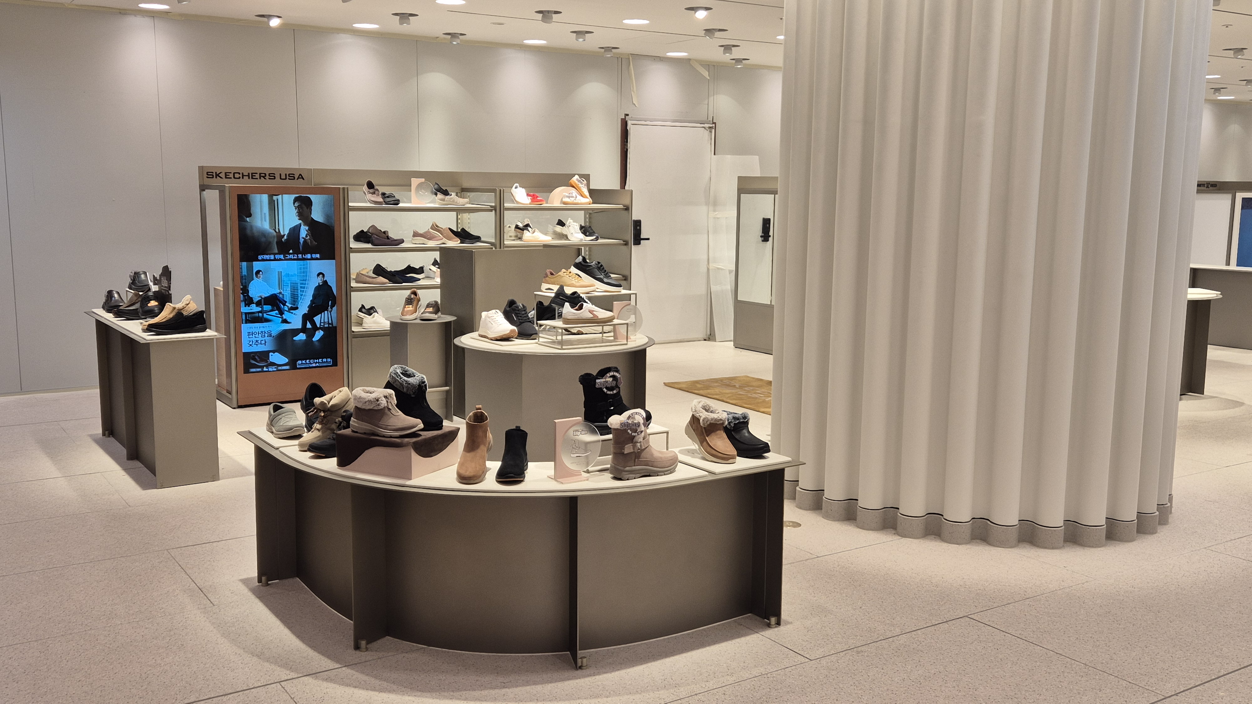 스케쳐스USA 대표 이미지